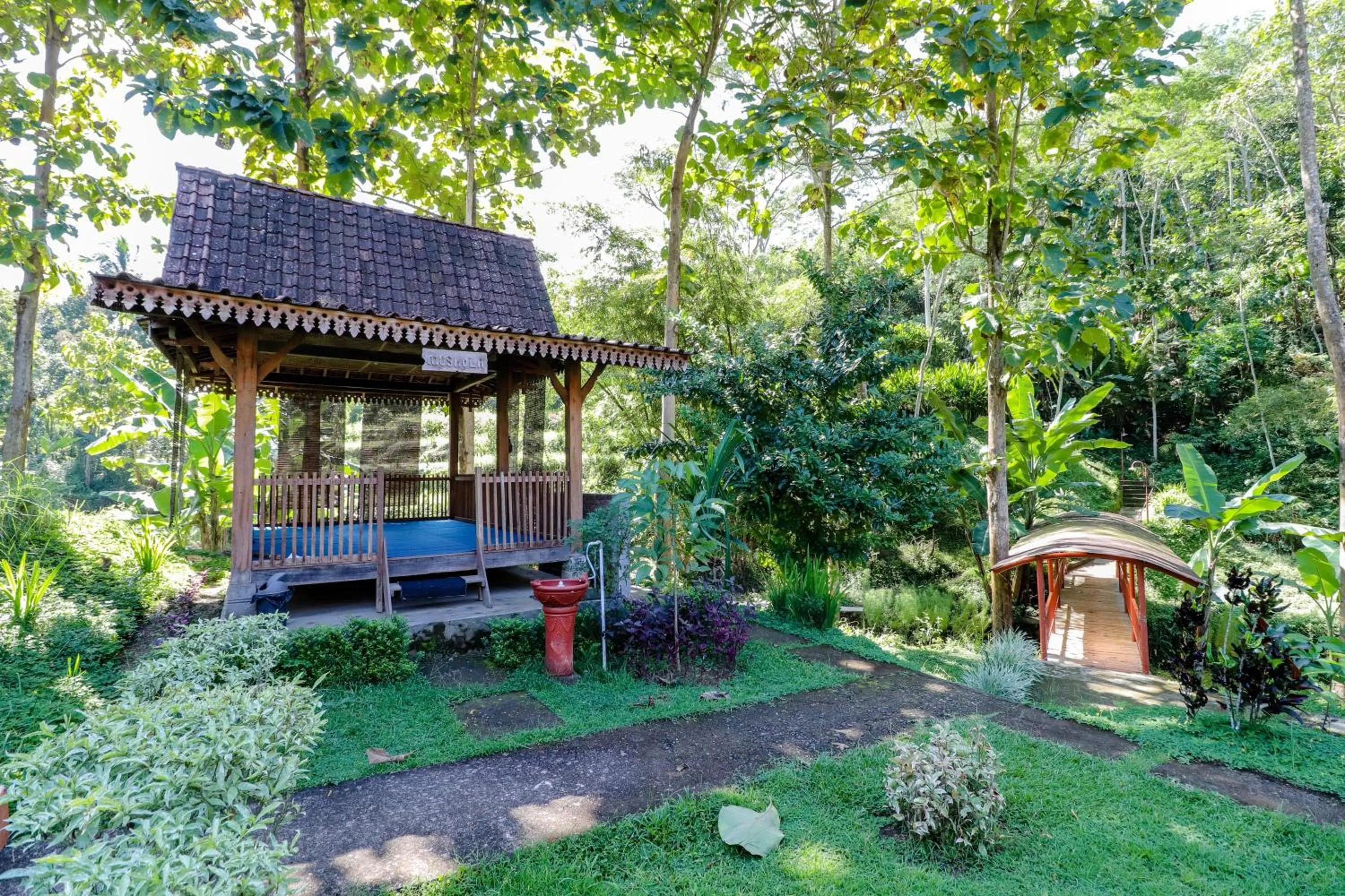 Other in Balkondes Kenalan