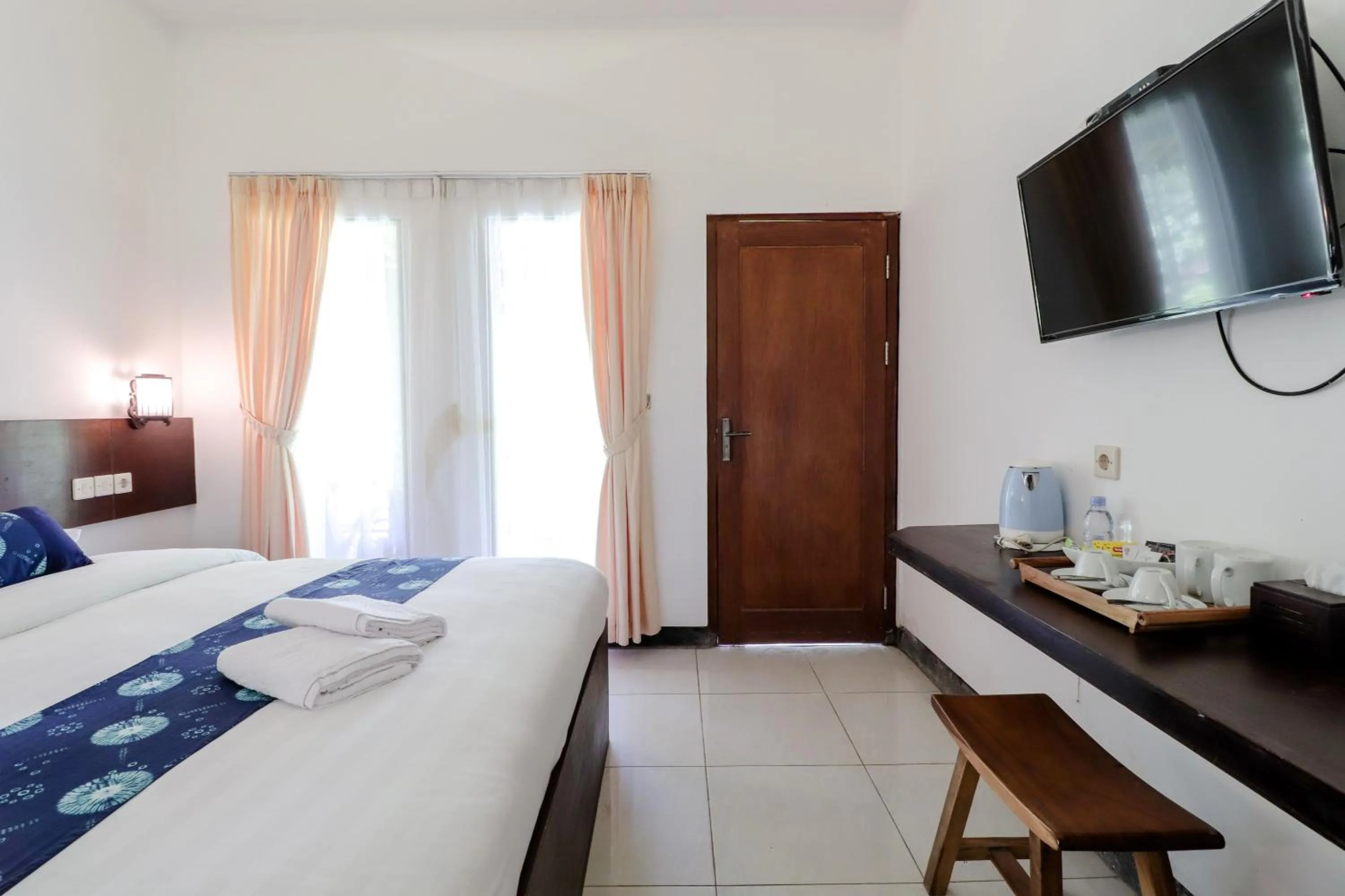 Bedroom, Bed in Balkondes Kenalan