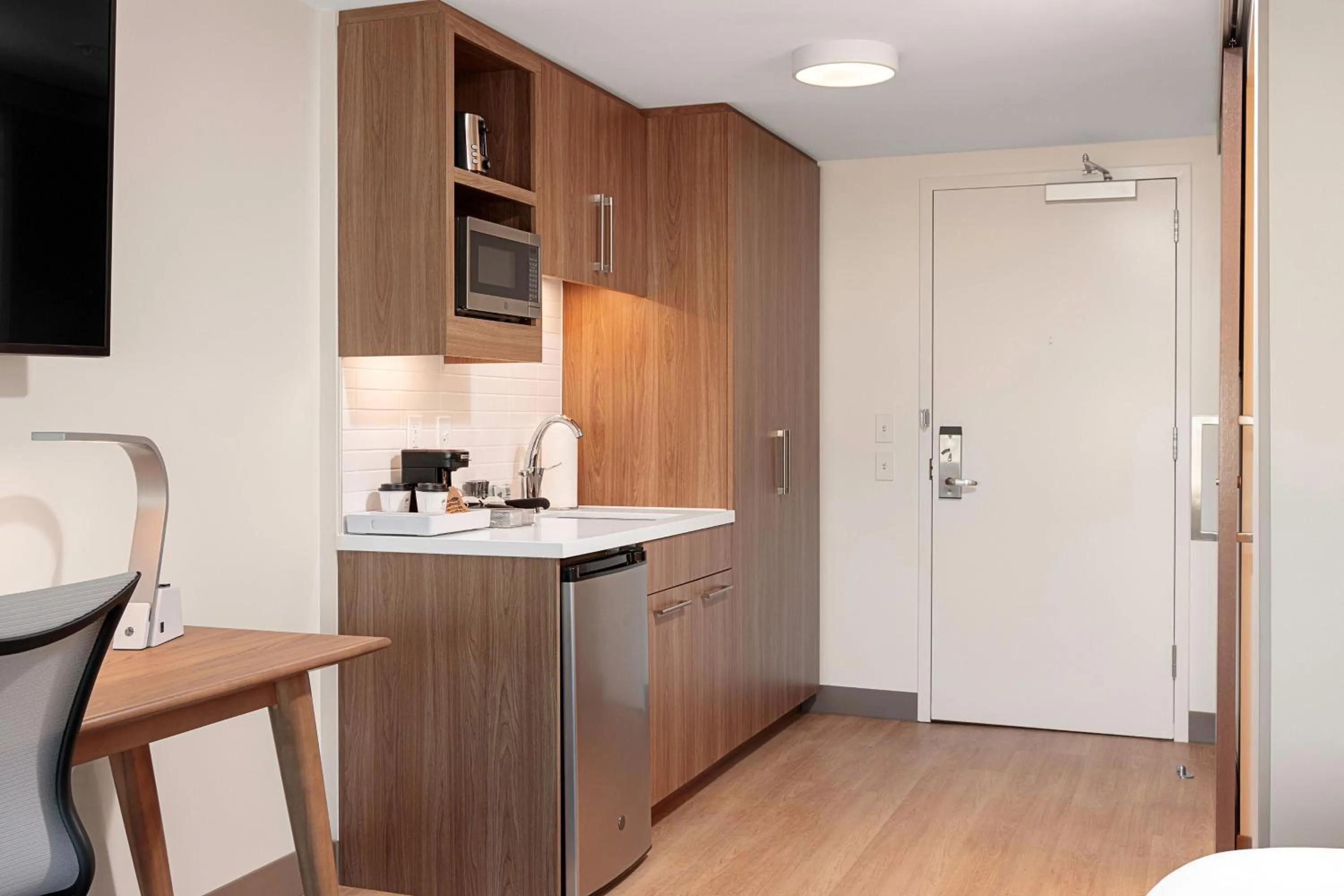 Kitchen or kitchenette in Element Nashville Vanderbilt West End