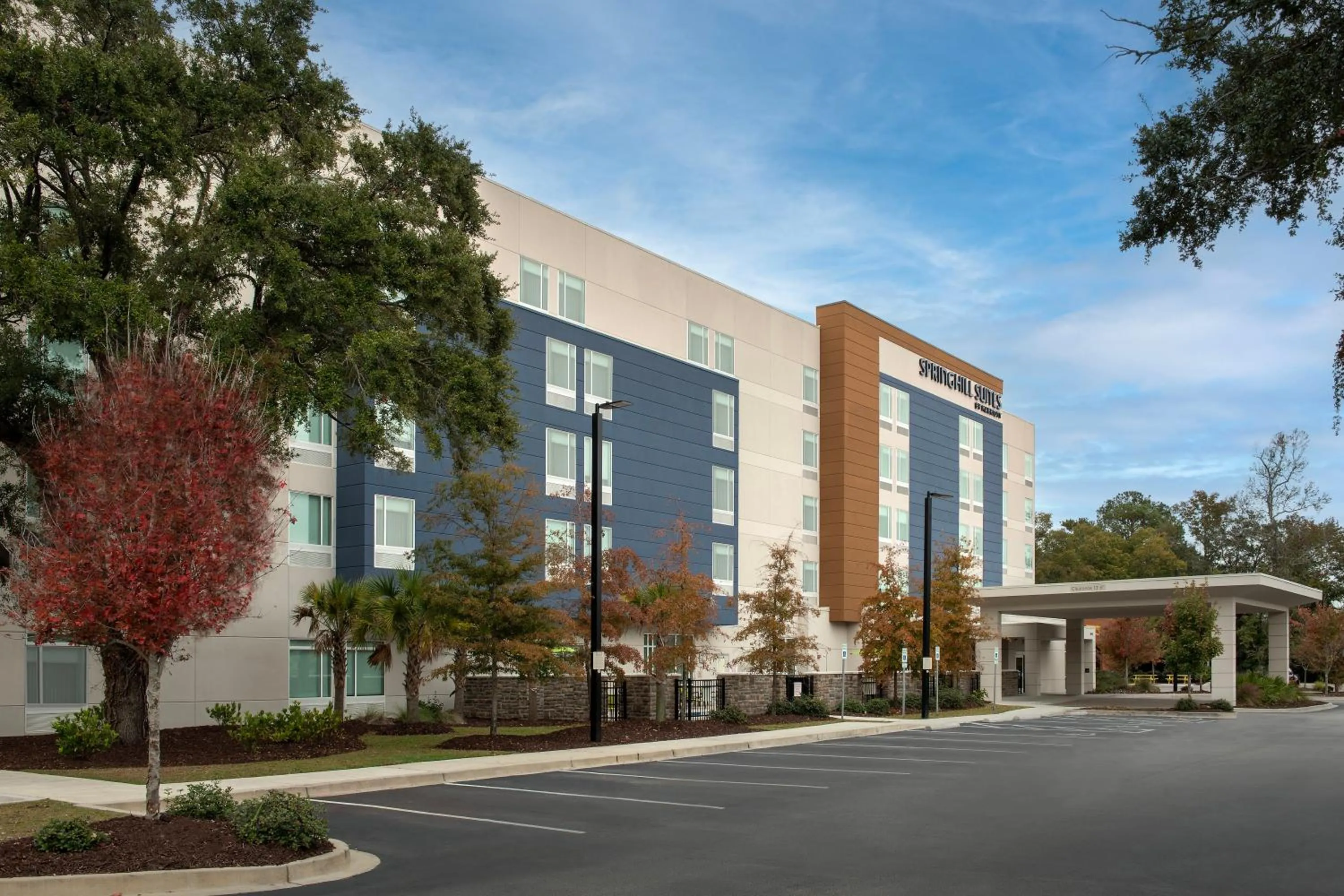 Property building in SpringHill Suites By Marriott Charleston Airport & Convention Center