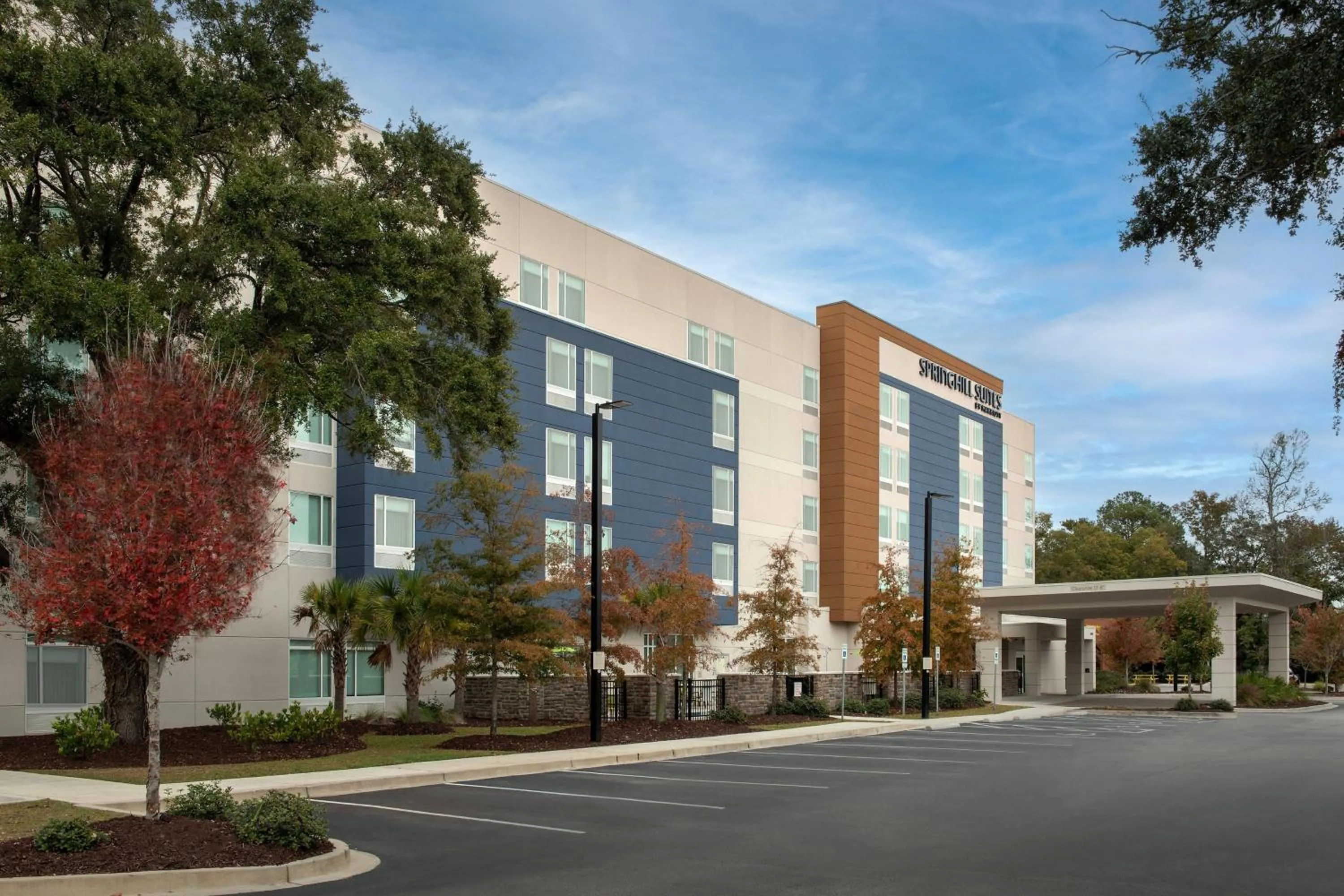 Property building in SpringHill Suites By Marriott Charleston Airport & Convention Center