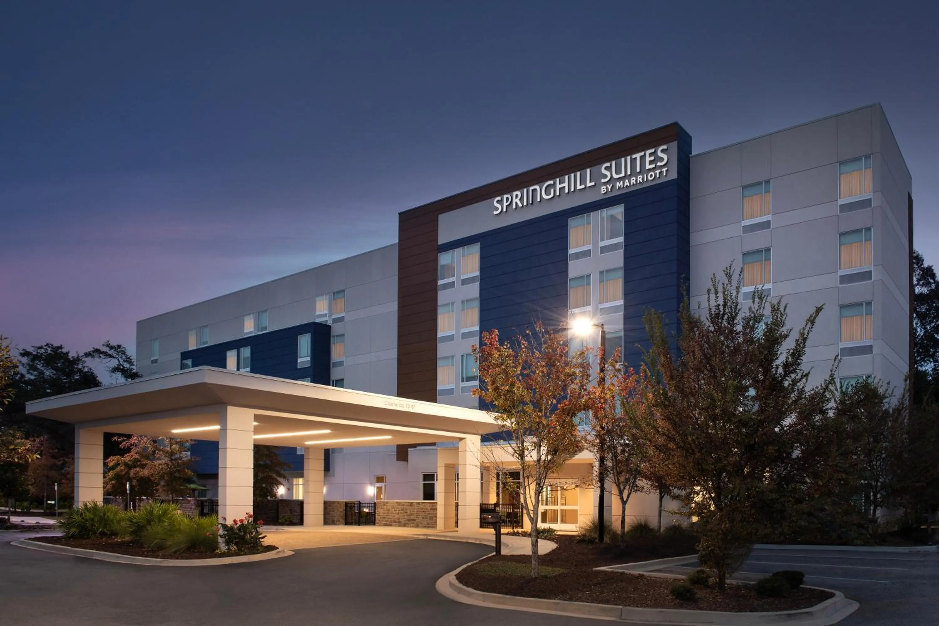 Property building in SpringHill Suites By Marriott Charleston Airport & Convention Center