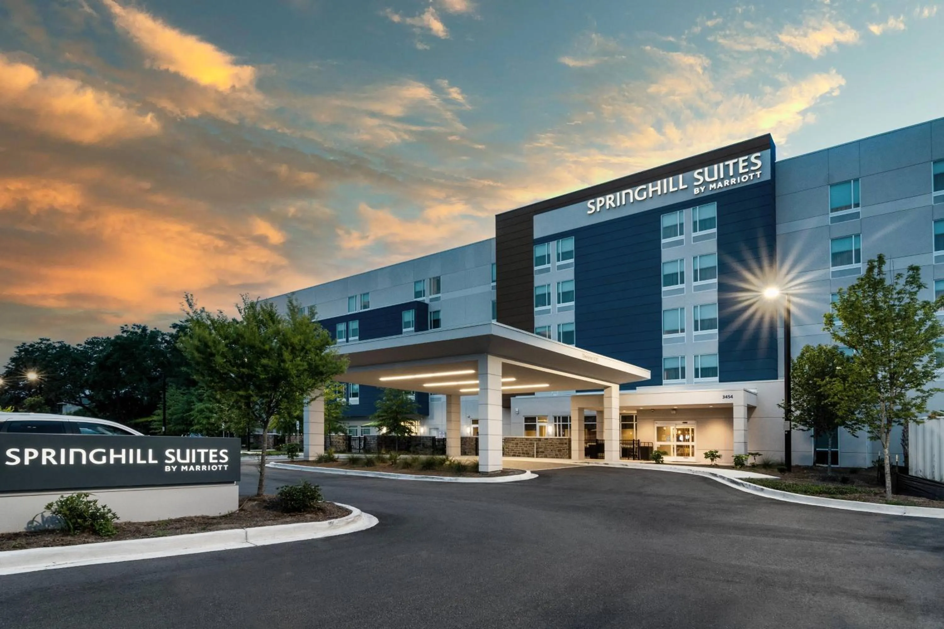 Property building in SpringHill Suites By Marriott Charleston Airport & Convention Center