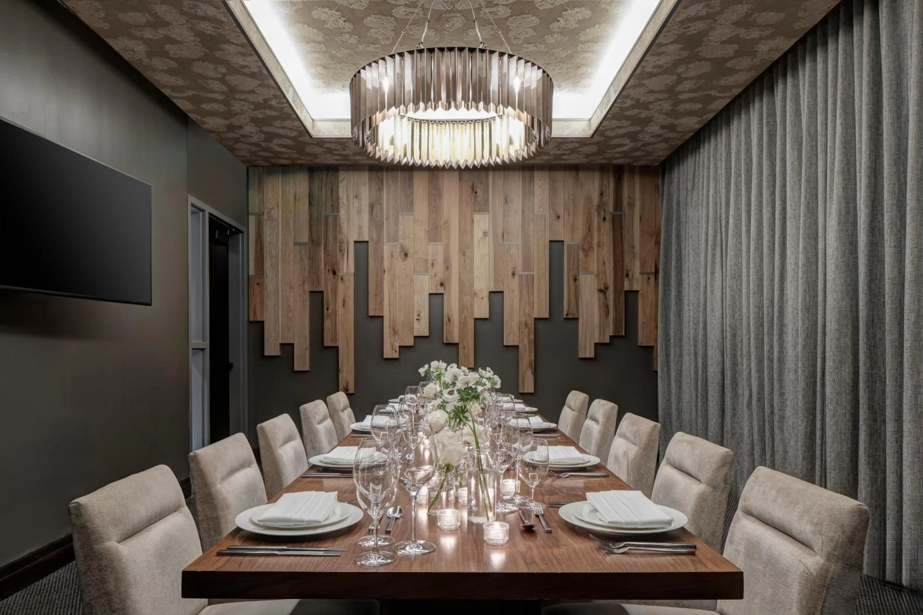 Dining area in Delta Hotels by Marriott Dallas Southlake