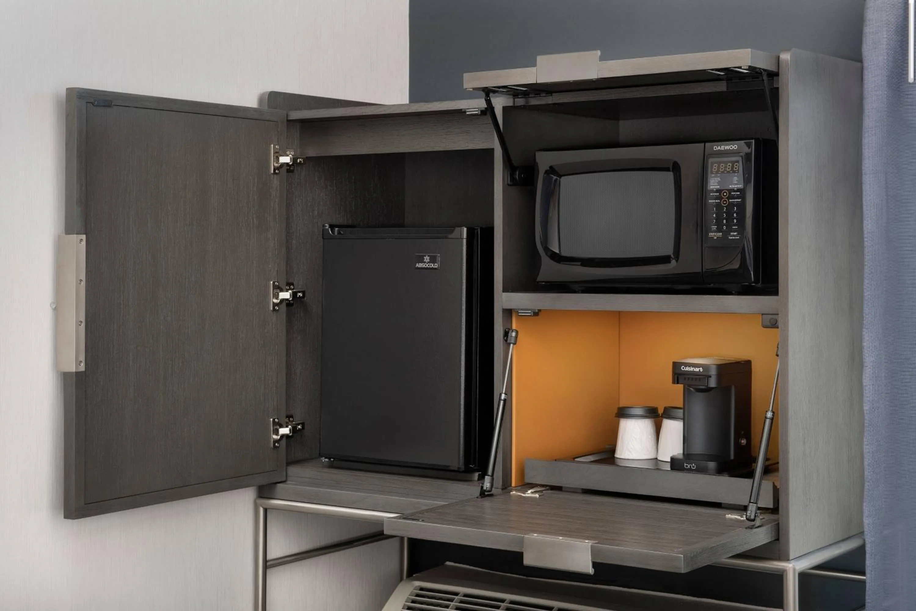 Photo of the whole room in Courtyard by Marriott Indianapolis Plainfield