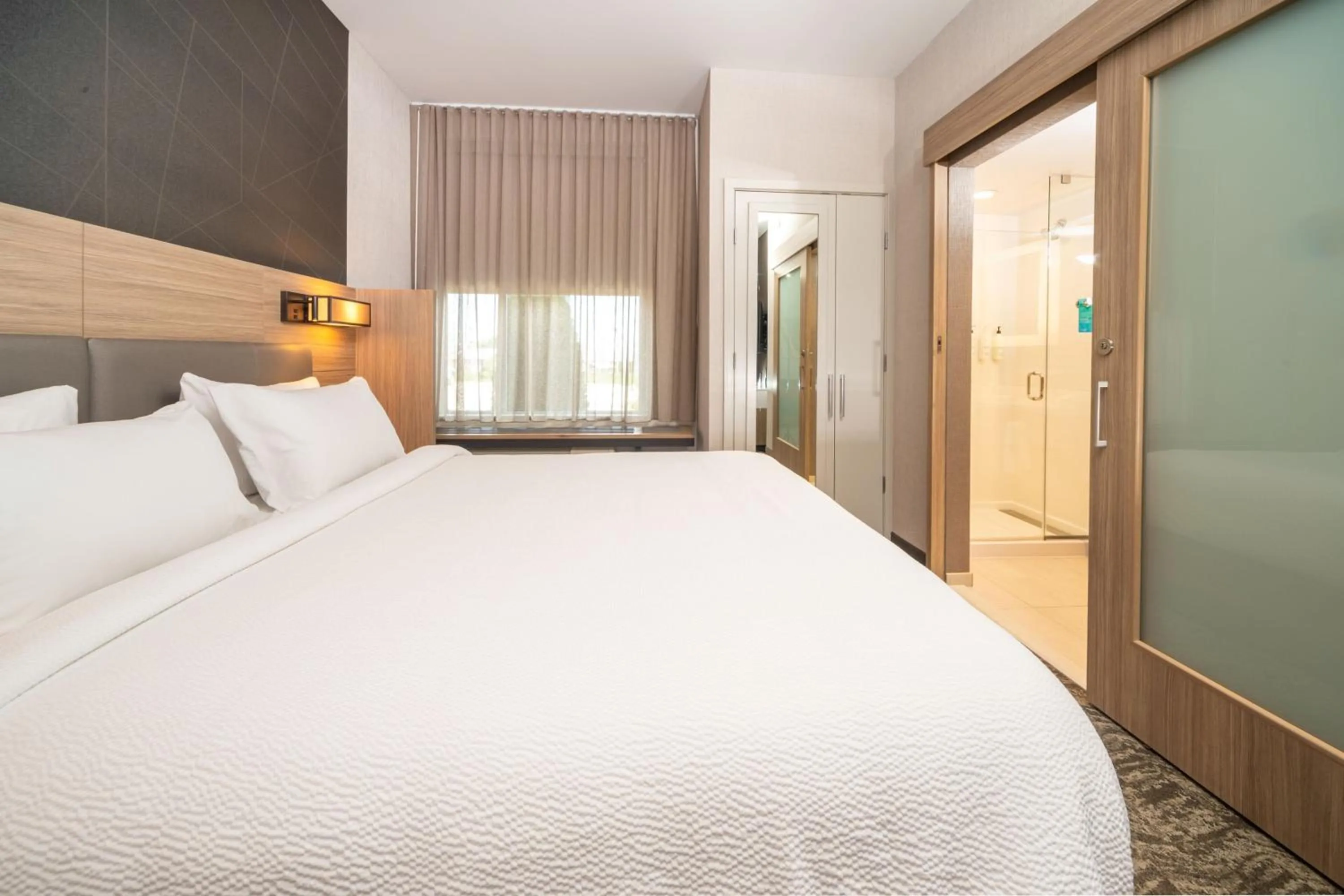 Photo of the whole room, Bed in SpringHill Suites by Marriott Kenosha