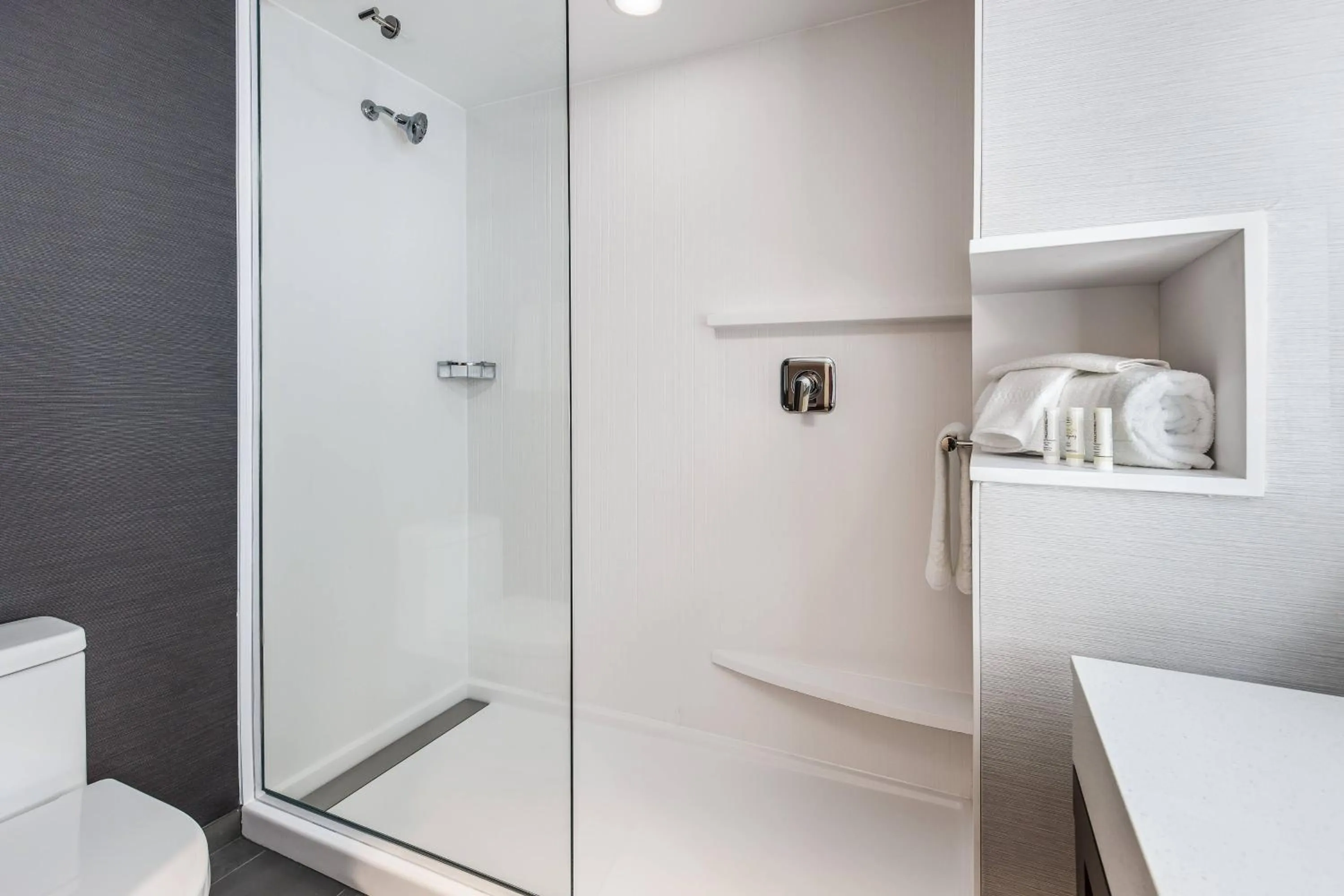 Bathroom in Courtyard by Marriott Pensacola I-10 West