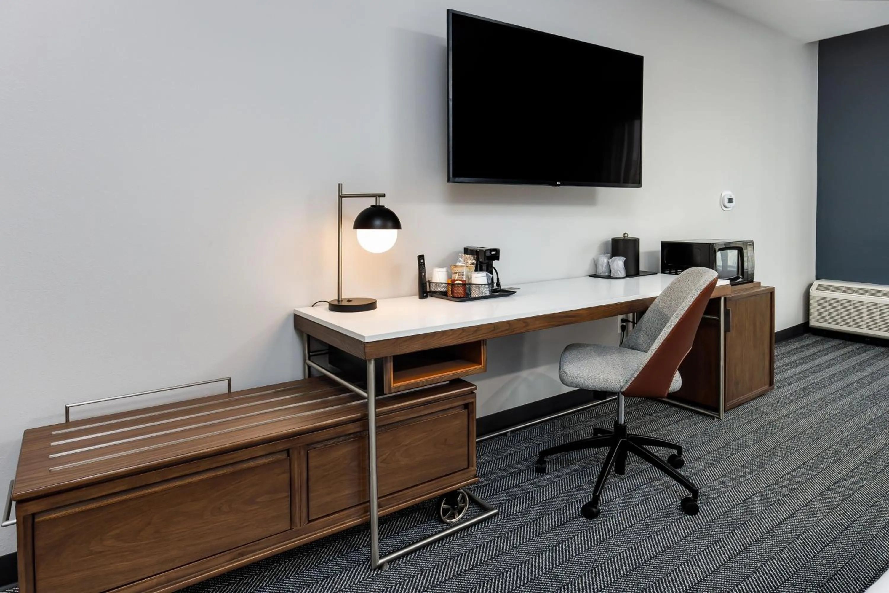 Photo of the whole room in Courtyard by Marriott Pensacola I-10 West