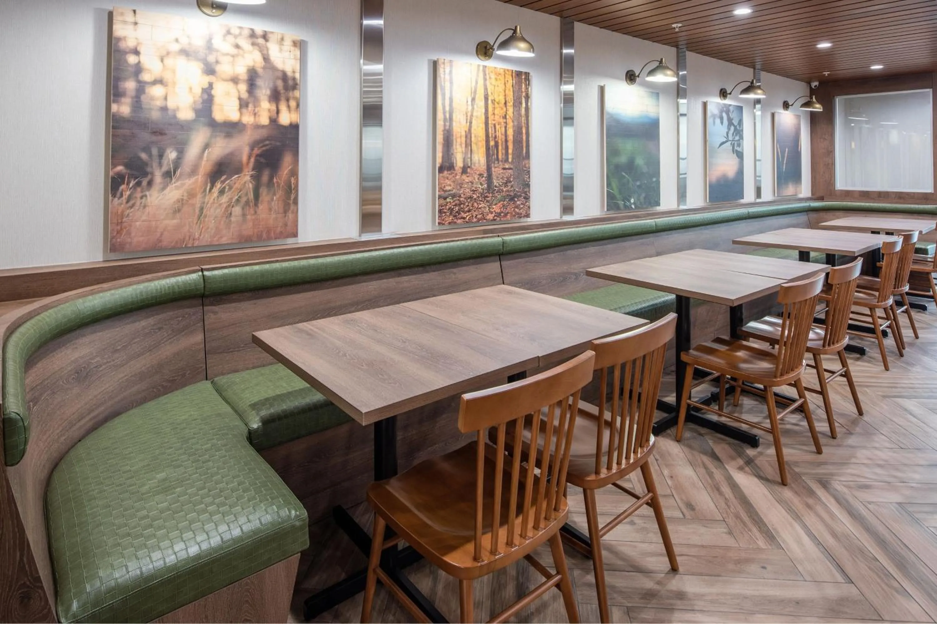 Breakfast in Fairfield by Marriott Inn & Suites Anaheim Los Alamitos