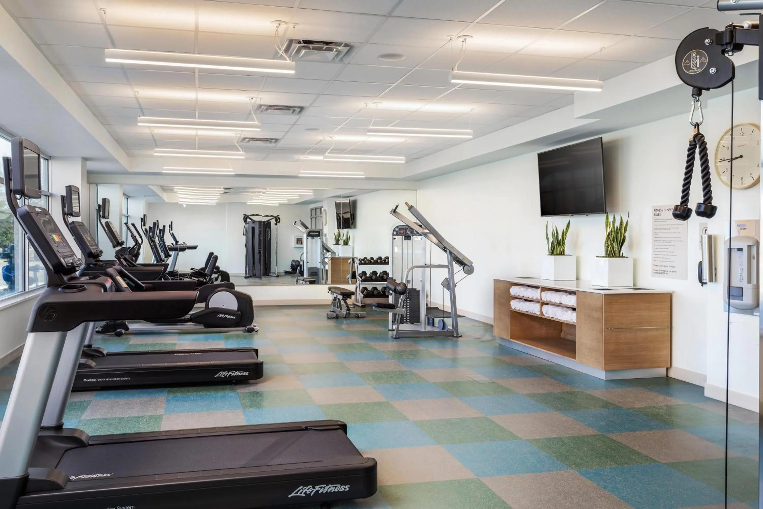 Fitness centre/facilities in Element Knoxville West