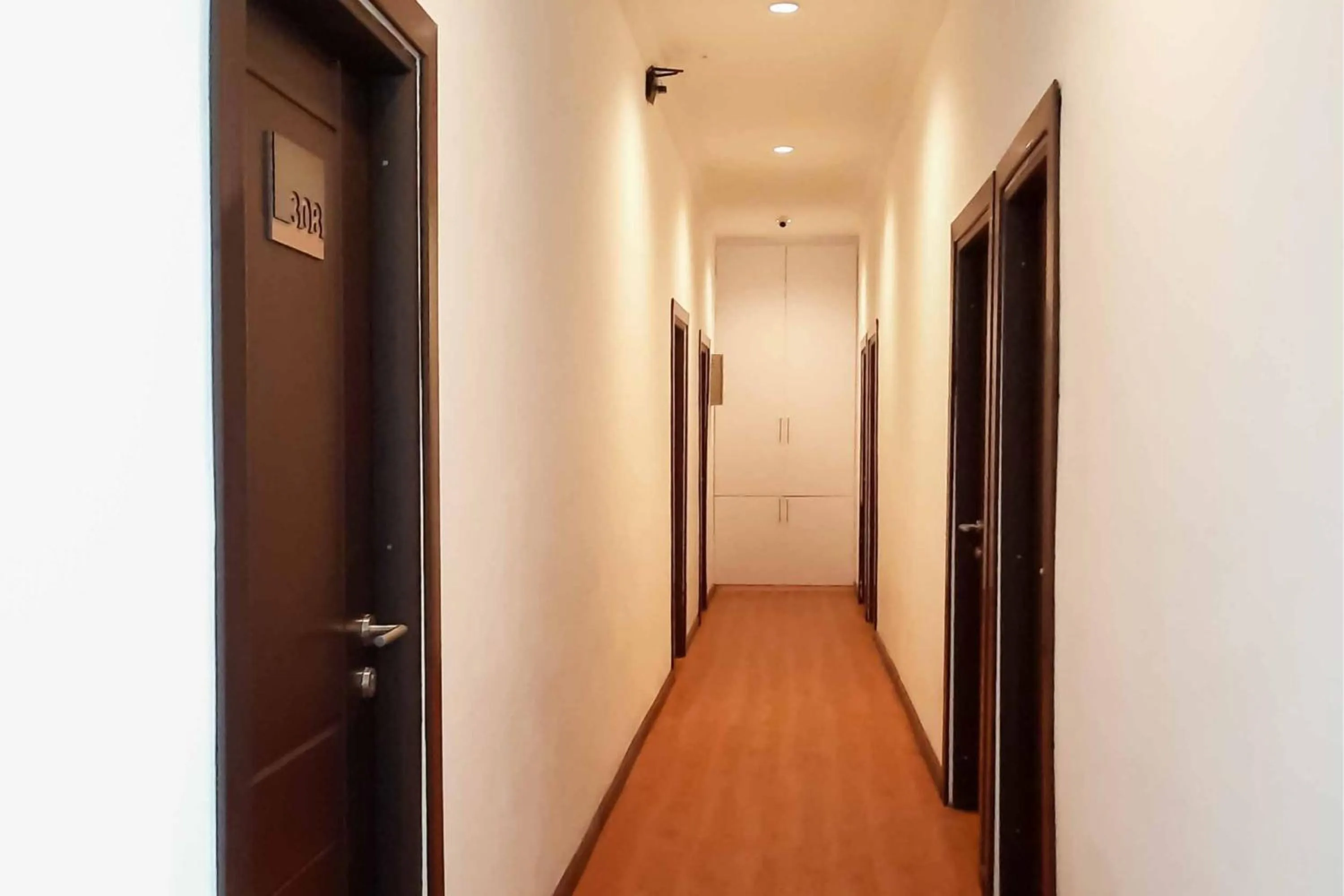 RedDoorz near RS Royal Prima Medan 2