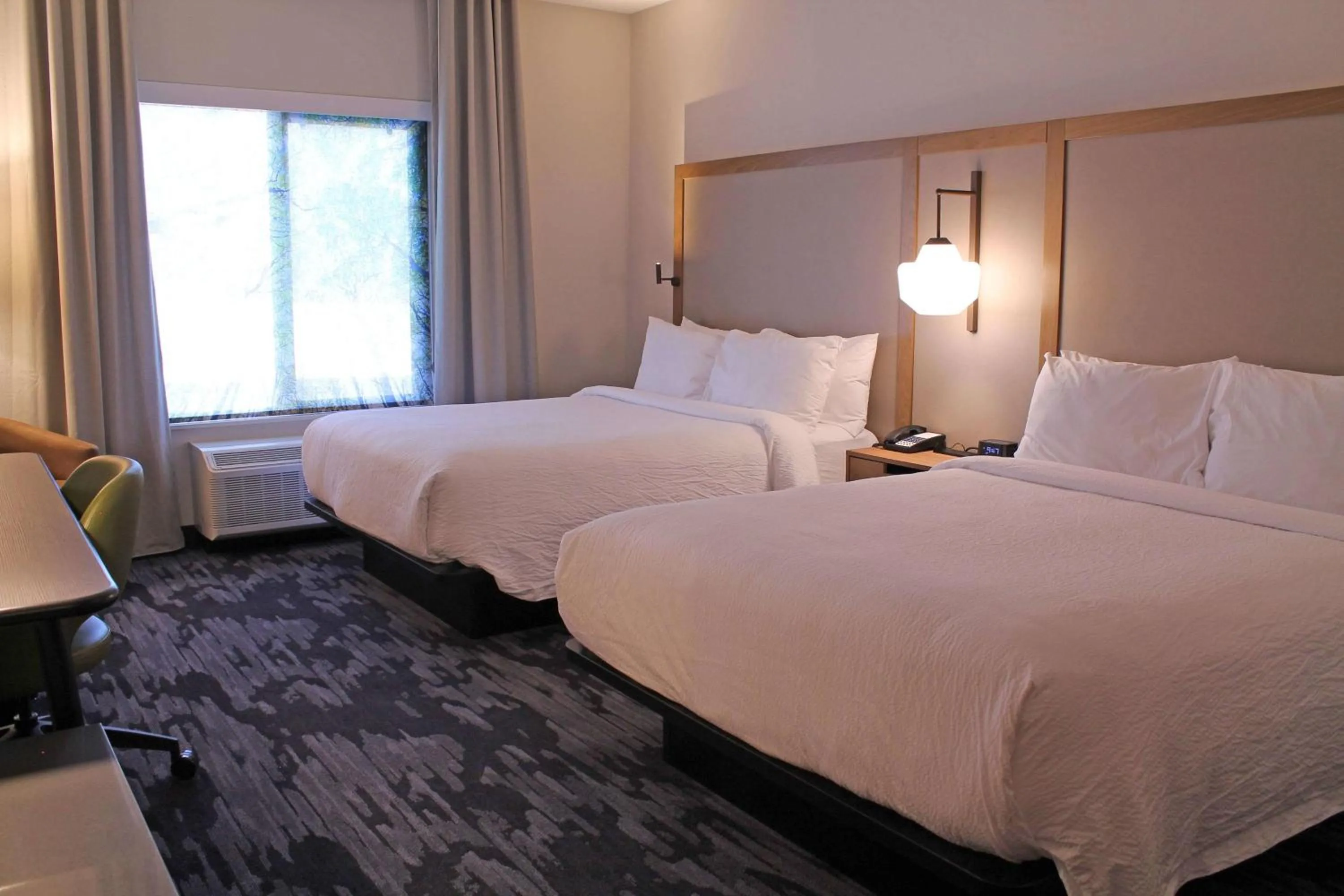 Photo of the whole room, Bed in Fairfield by Marriott Inn & Suites St Louis South