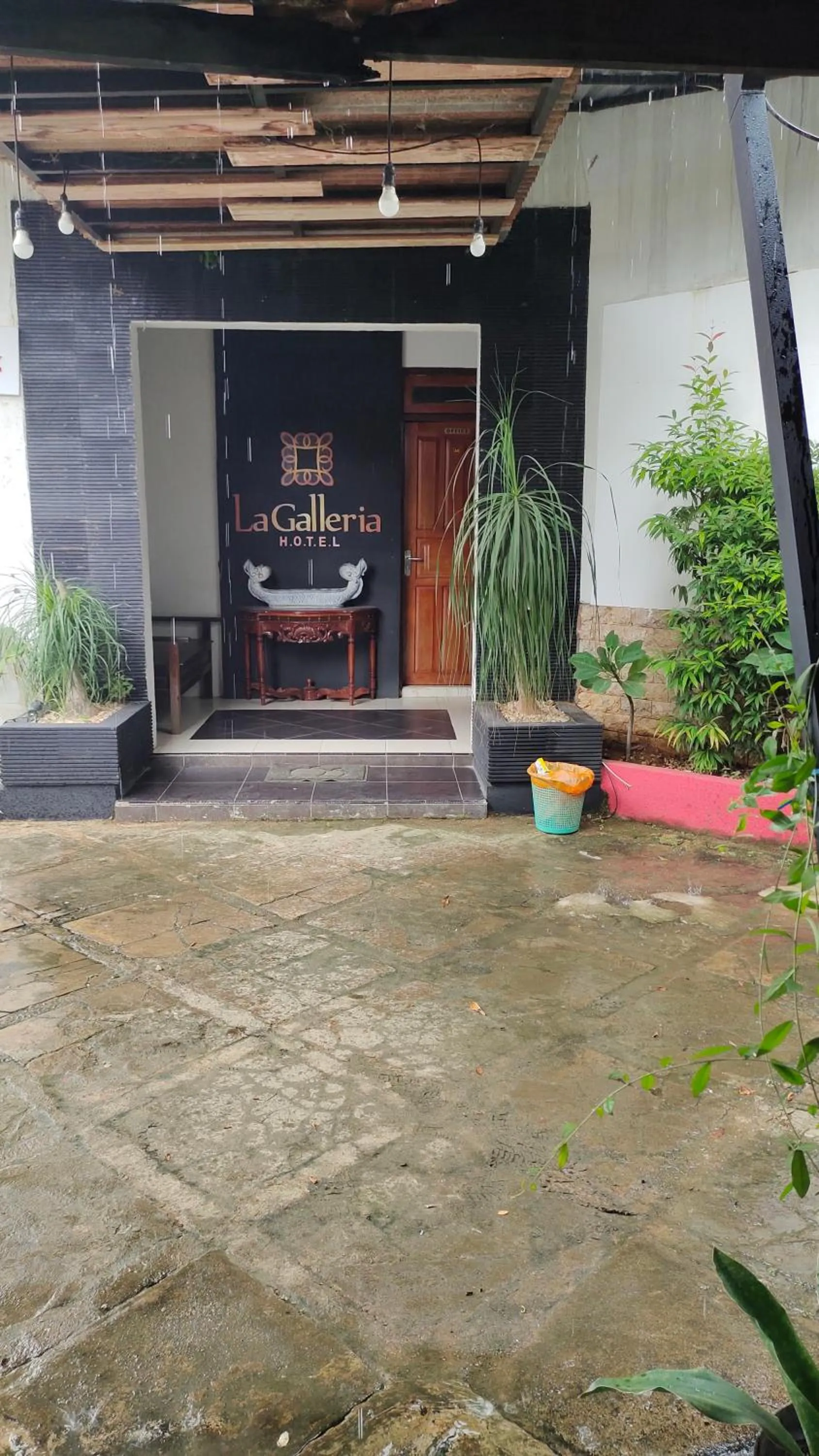 Facade/entrance in Hotel O Lagalleria