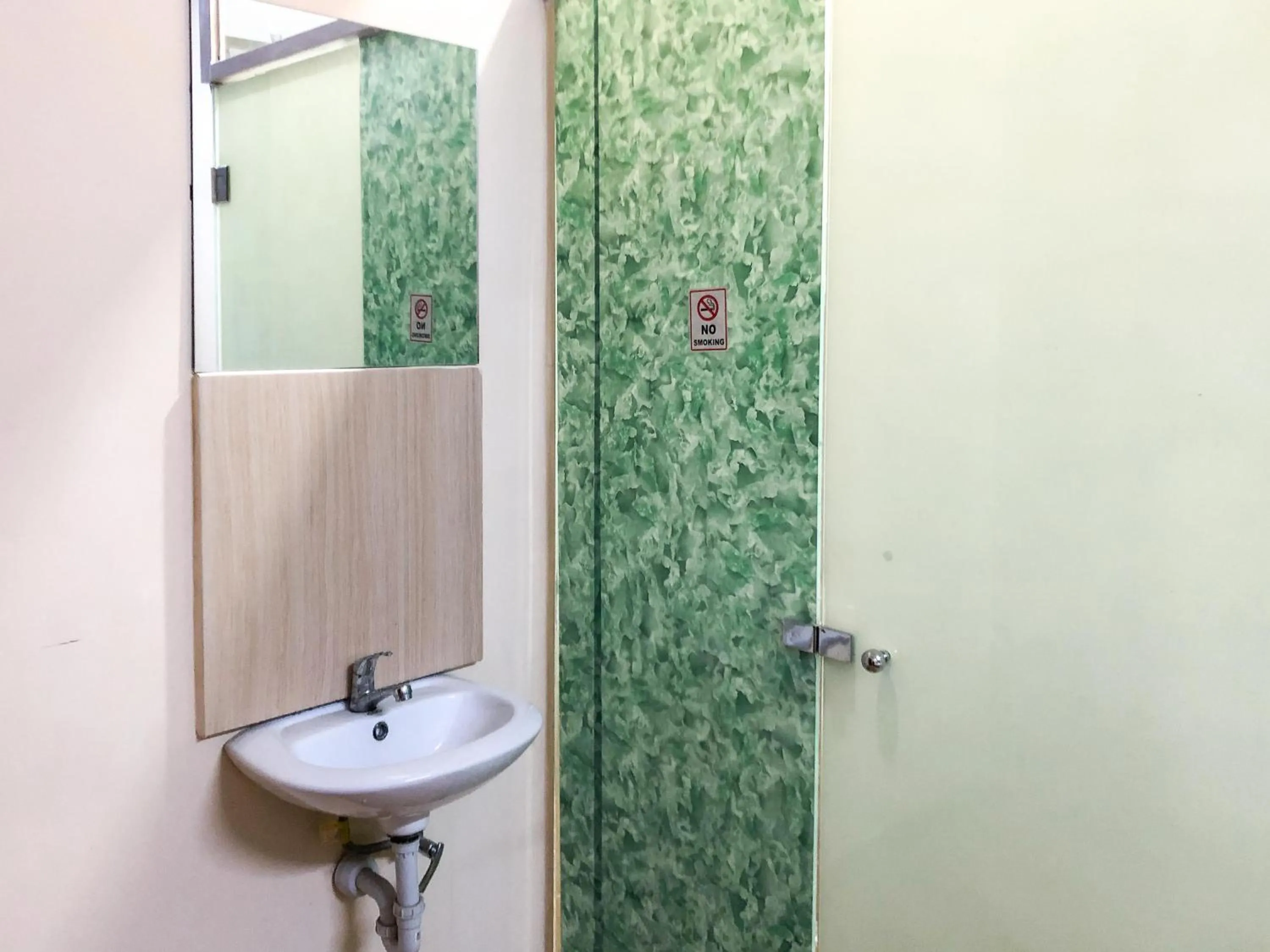 Urbanview Hotel Gangnam near Mall Olympic Garden