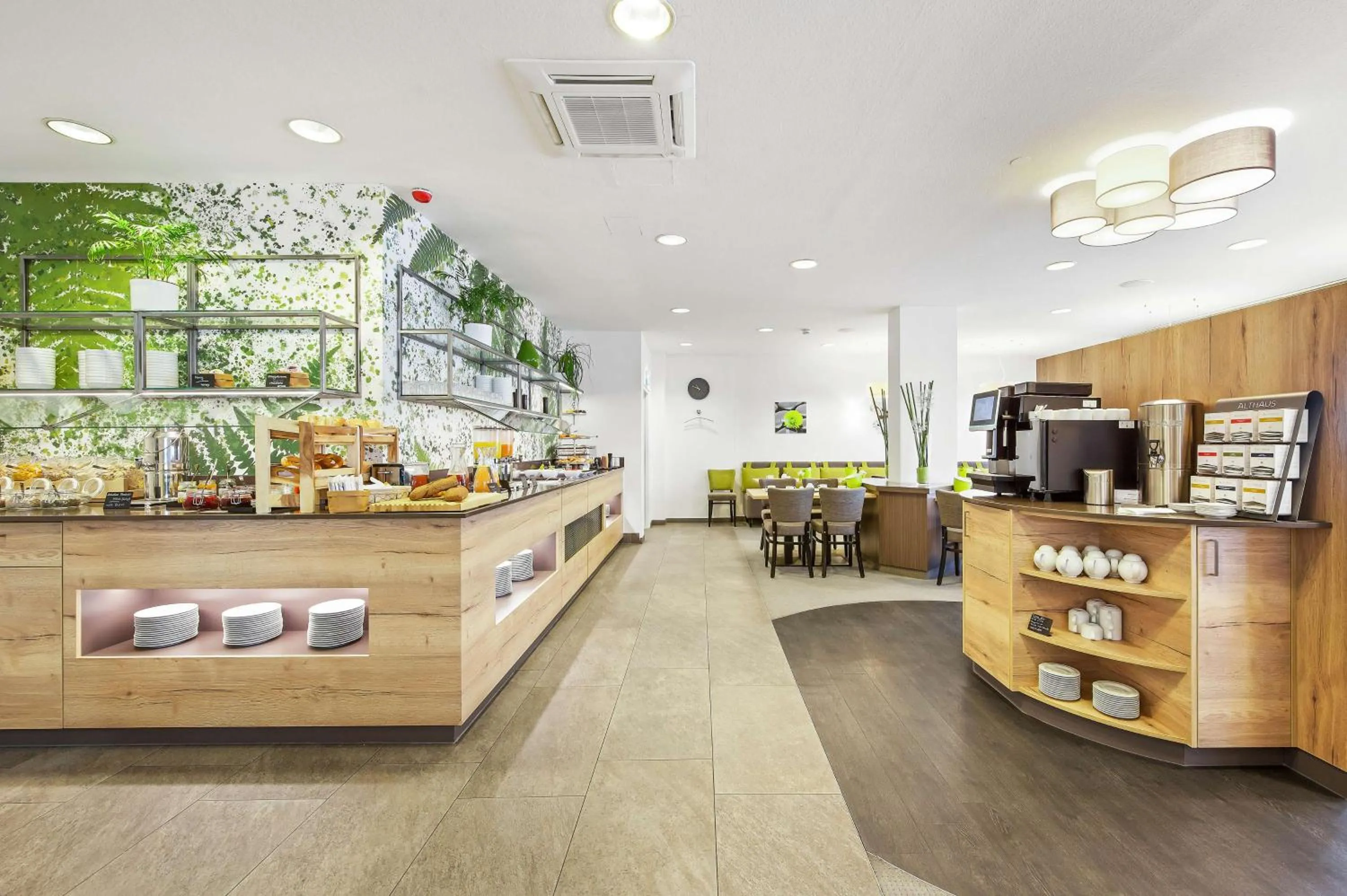 Coffee/tea facilities in Best Western Hotel Favorit