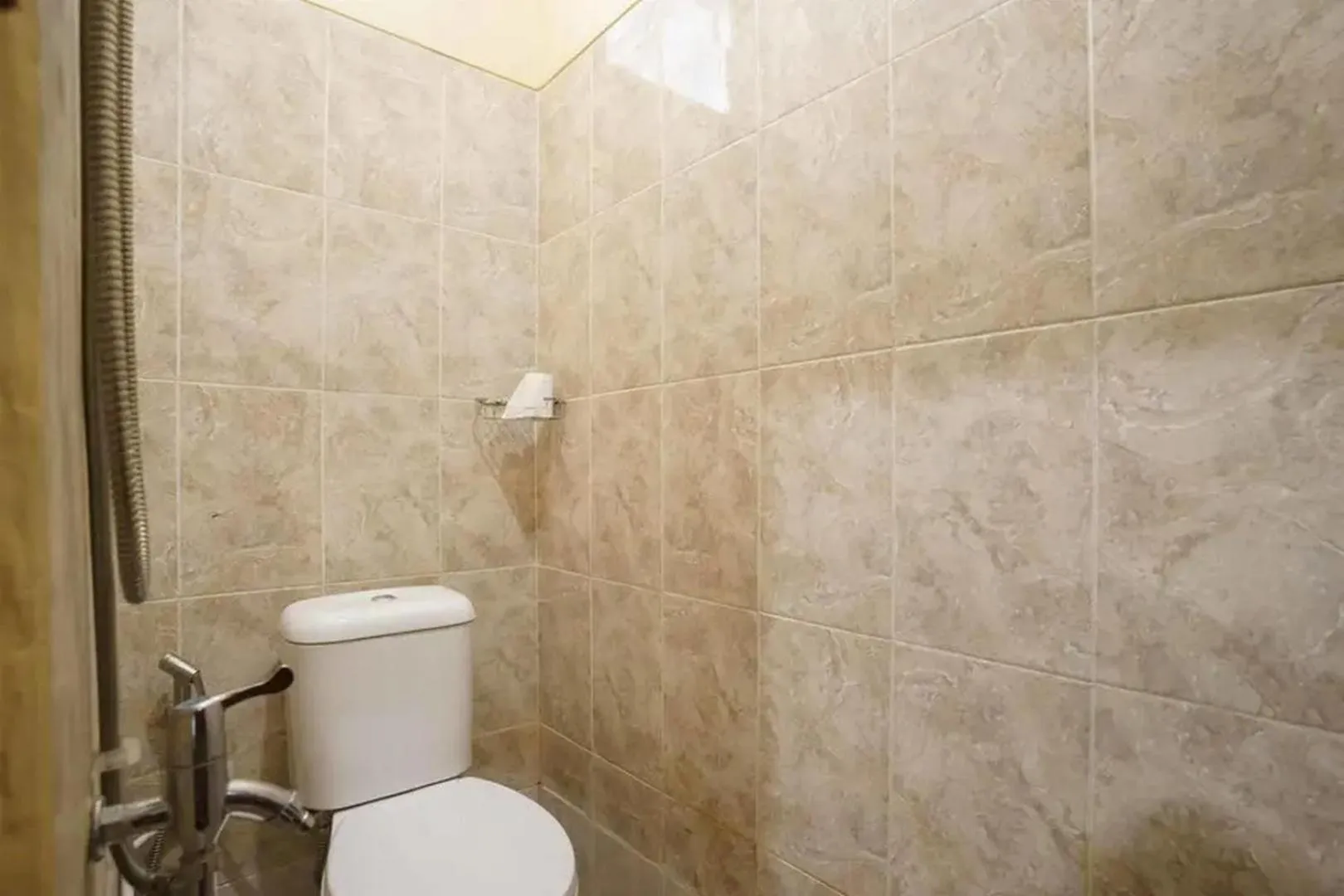 Bathroom in RedDoorz near UBL Lampung 2