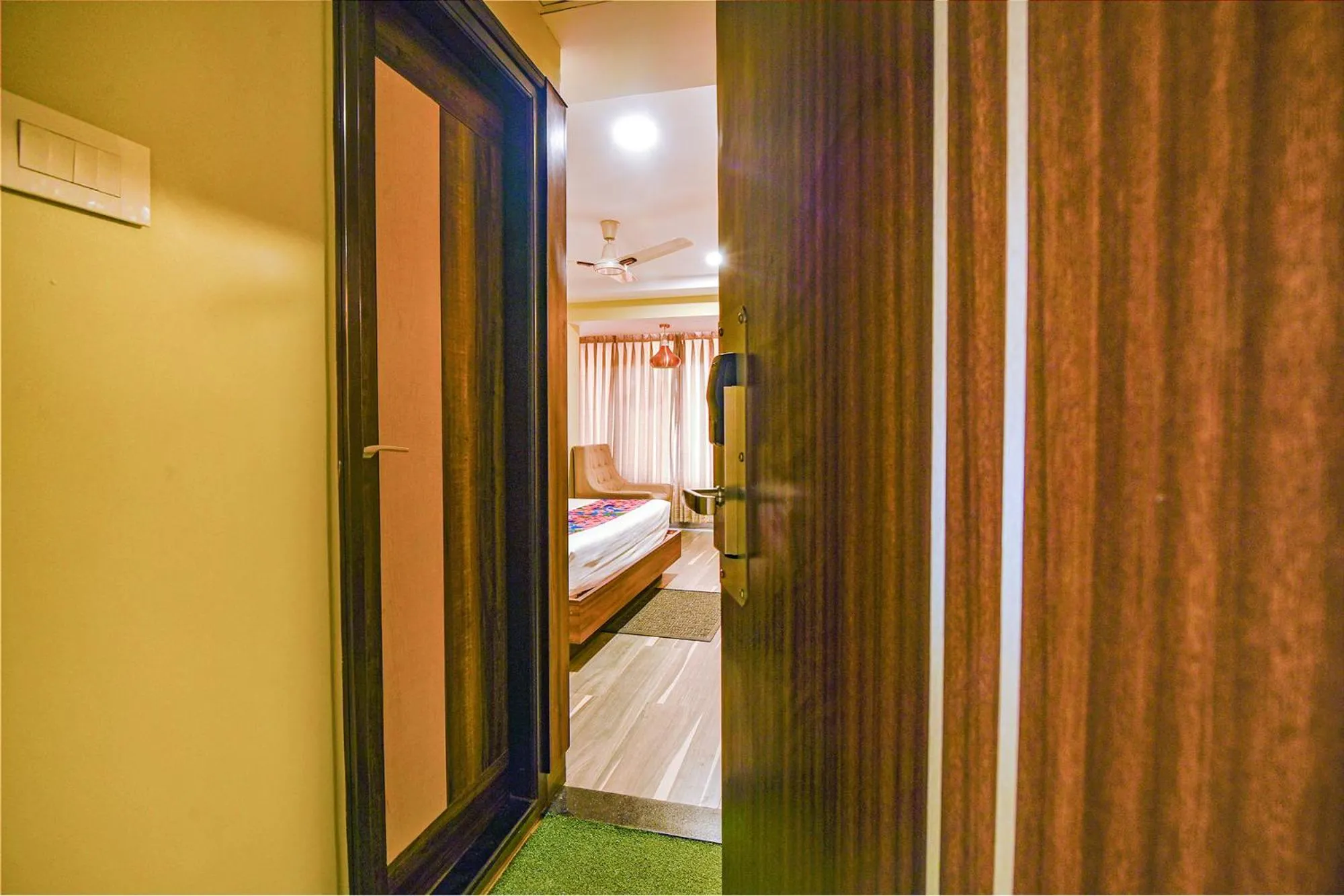 Bed in Via Phoenix Resorts - Nr M Chinnaswamy Stadium