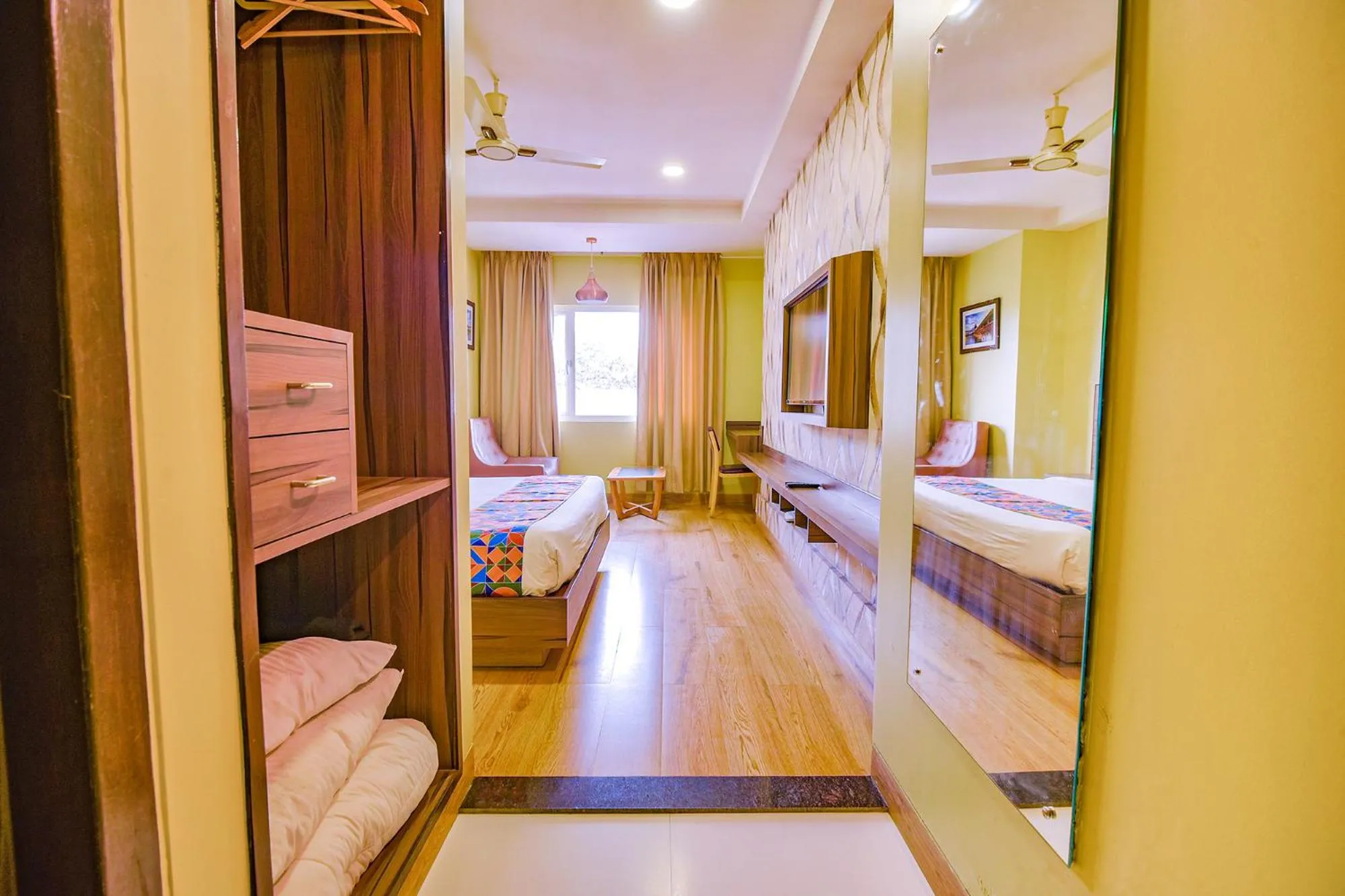 Bed in Via Phoenix Resorts - Nr M Chinnaswamy Stadium