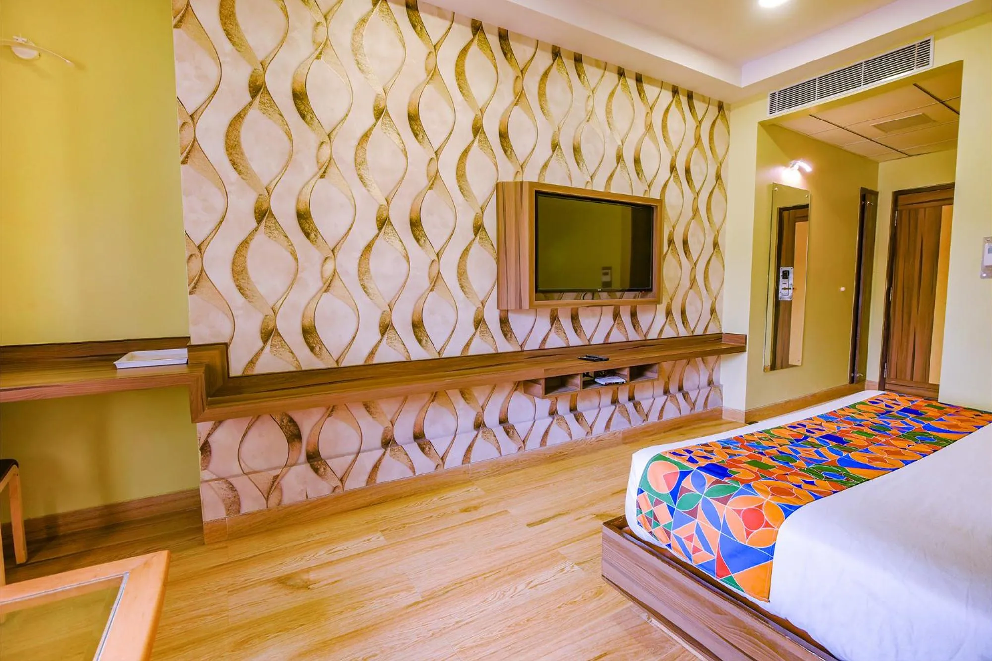 Bed in Via Phoenix Resorts - Nr M Chinnaswamy Stadium