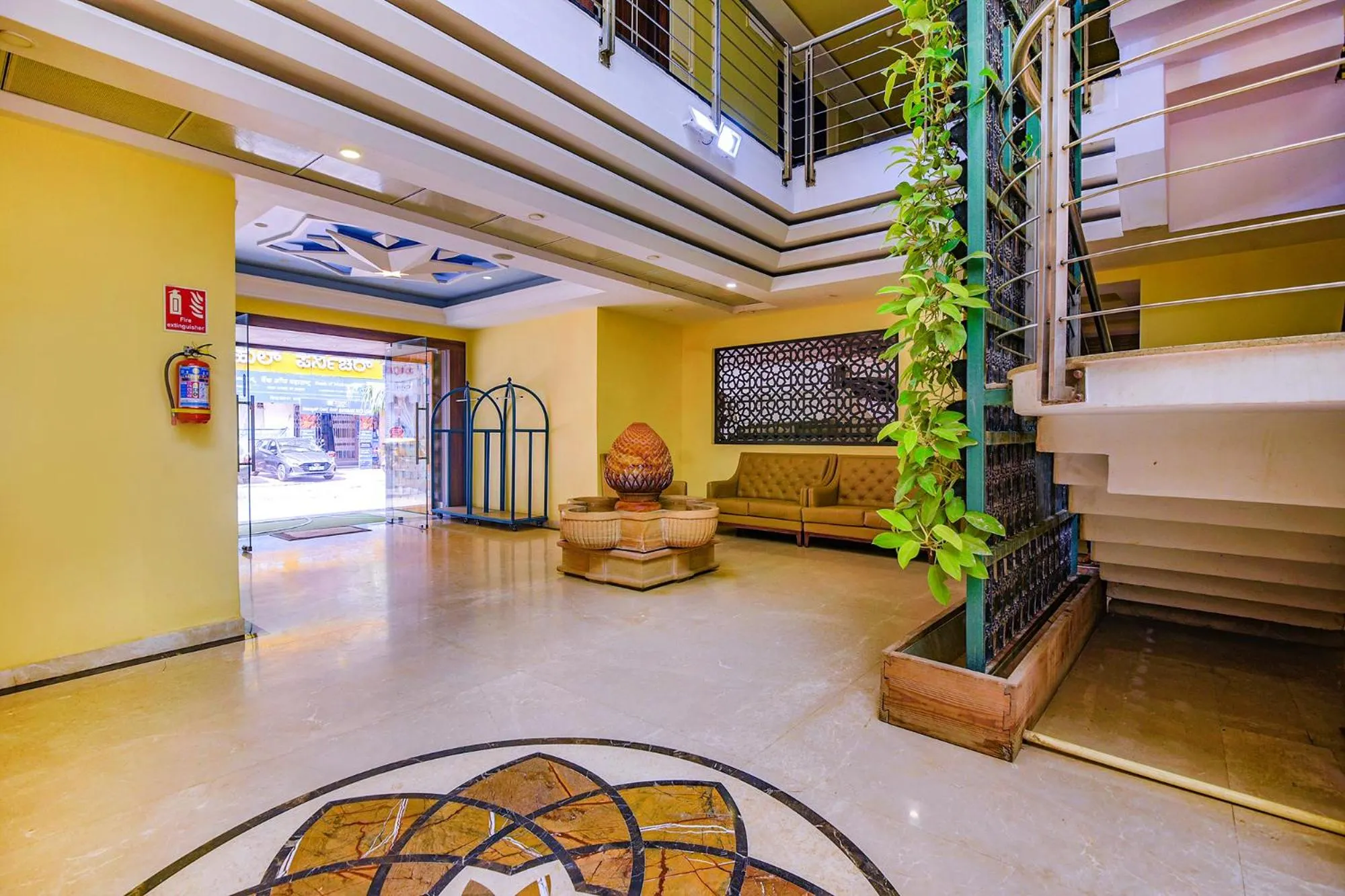 Lobby or reception in Via Phoenix Resorts - Nr M Chinnaswamy Stadium