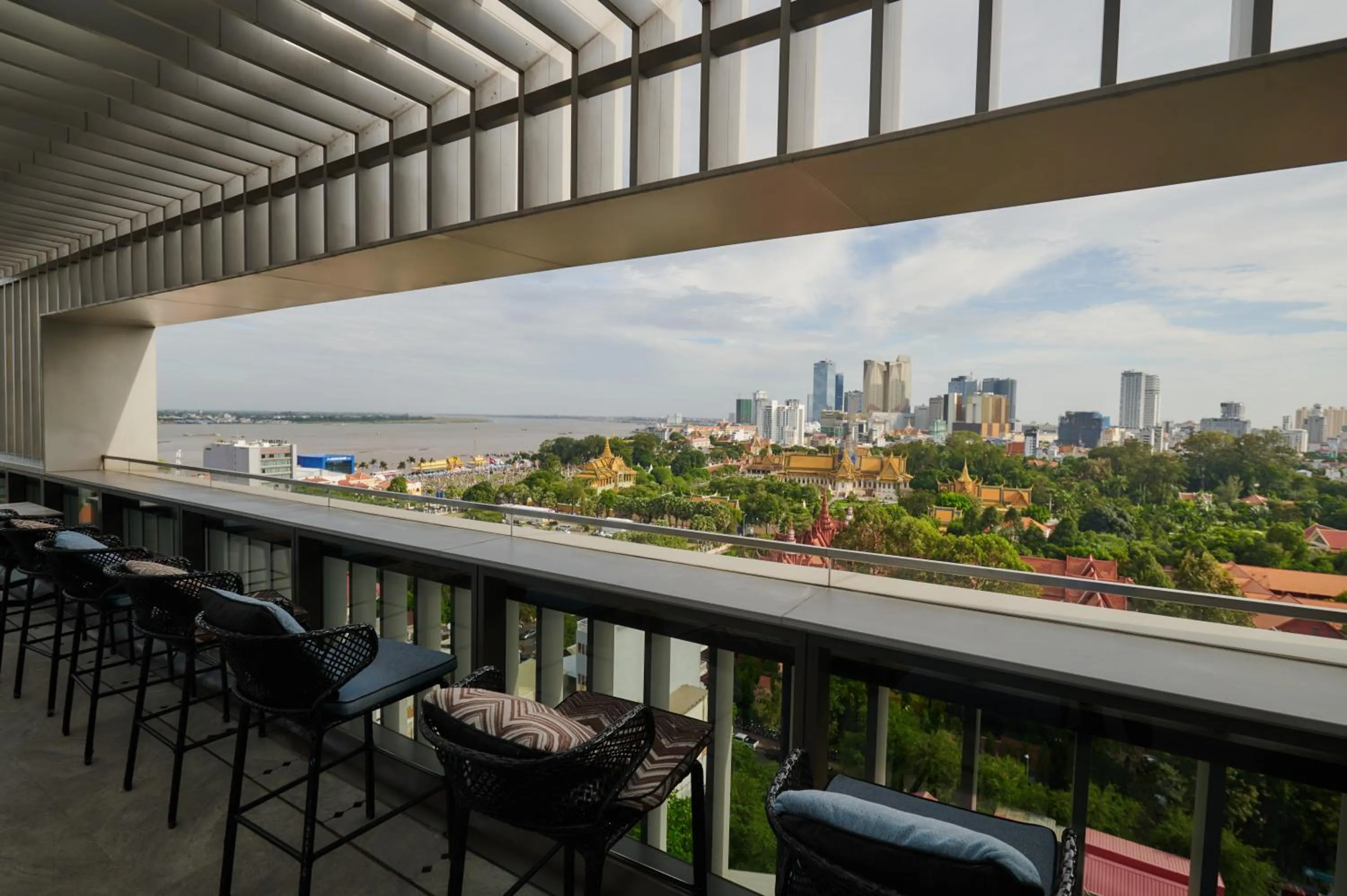 Restaurant/places to eat in Hyatt Regency Phnom Penh