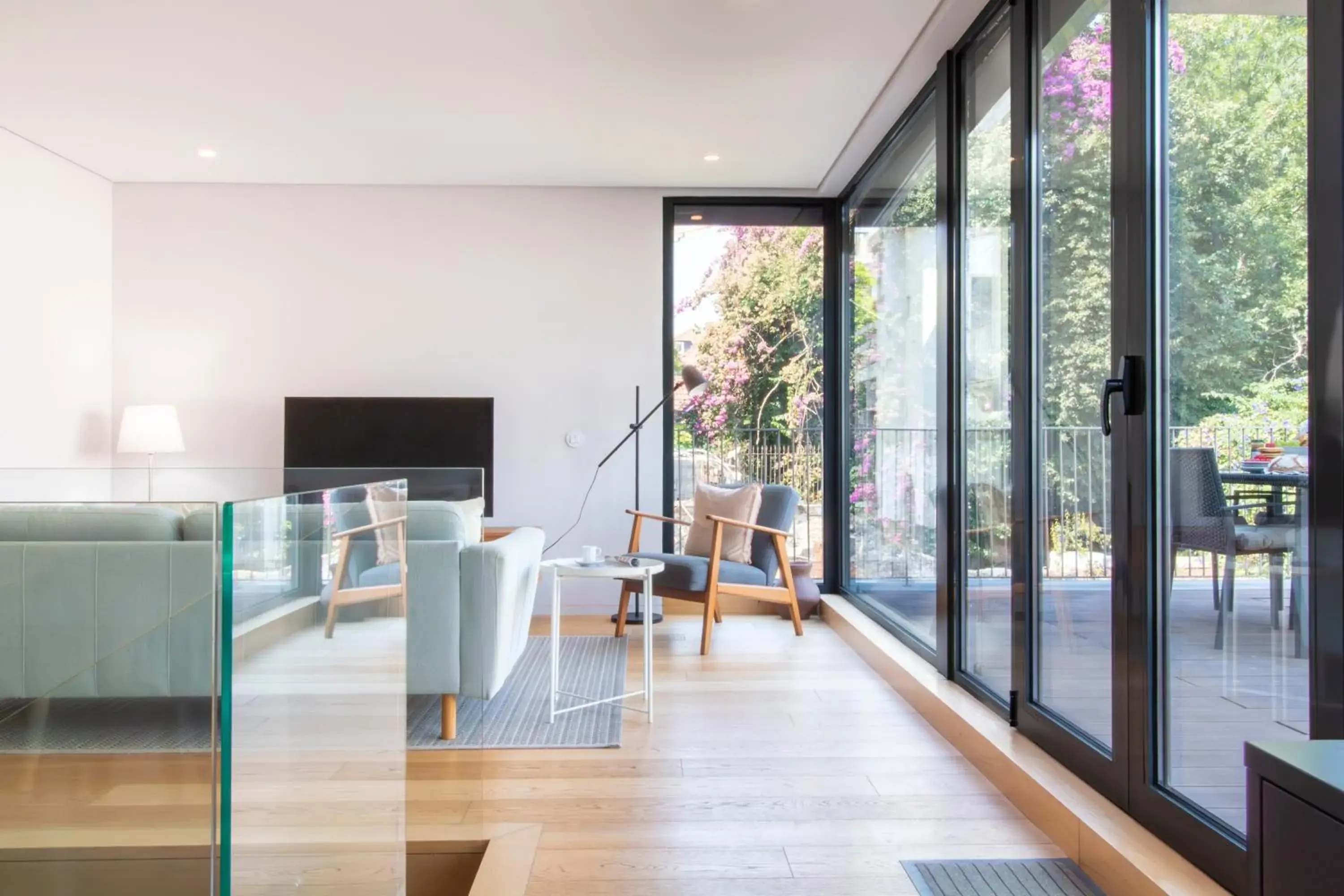 LovelyStay - Primrose 2BR Flat with Free Parking, AC and Balcony LovelyStay - Primrose 2BR Flat with Free Parking, AC and Balcony