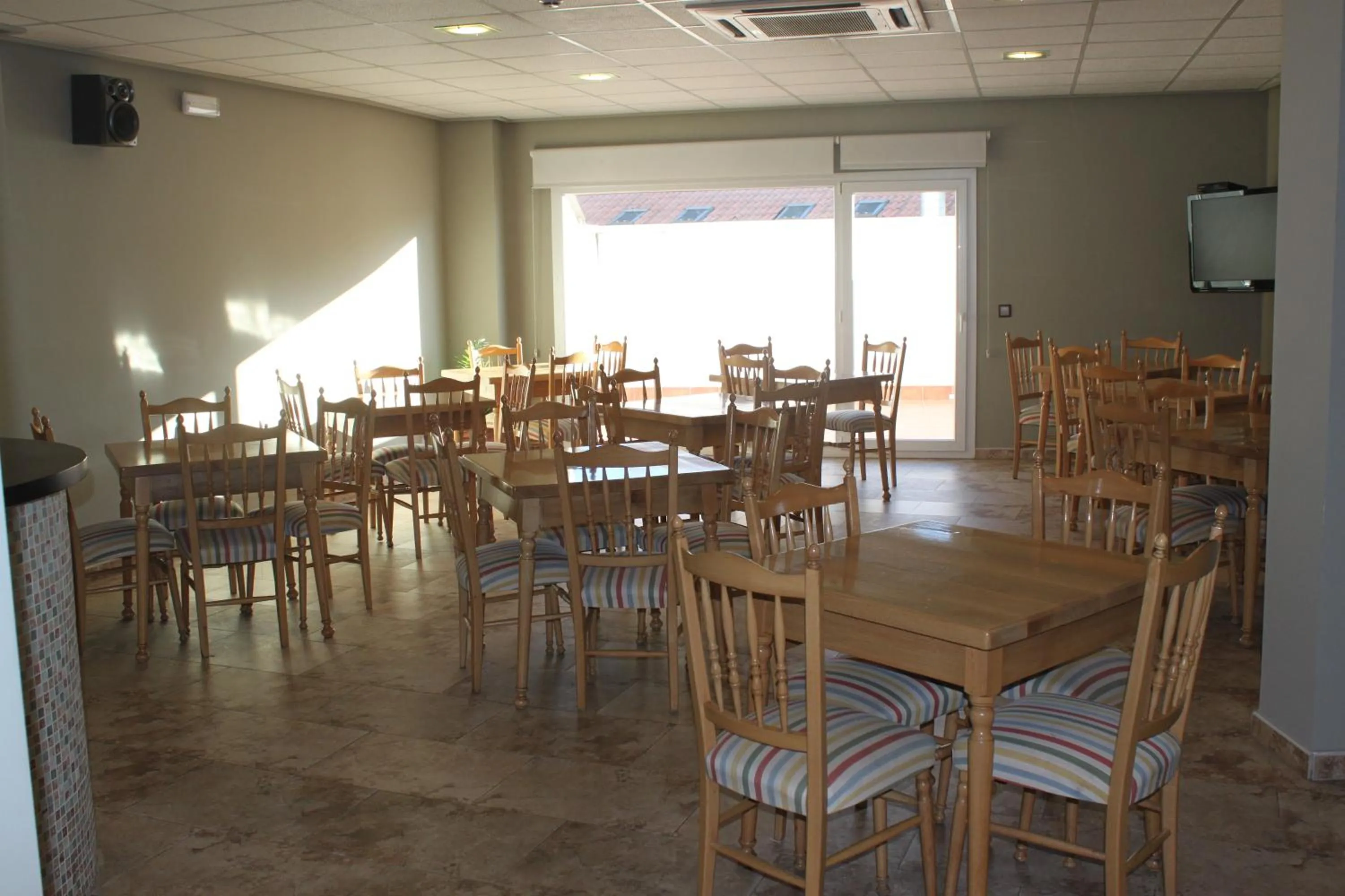 Restaurant/places to eat in Hotel Peña Escrita