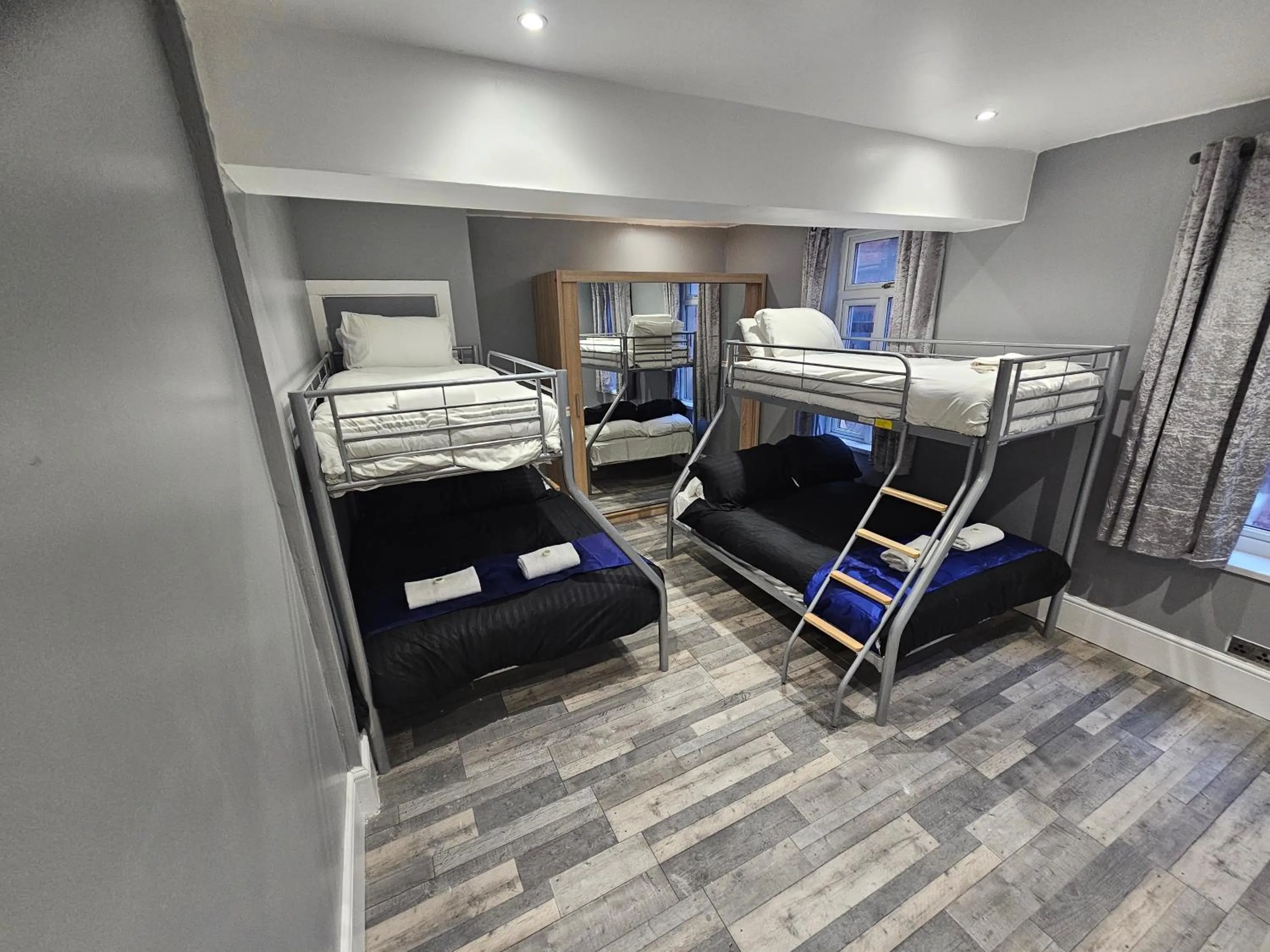 Tamarind Cove & Barrons Hotel