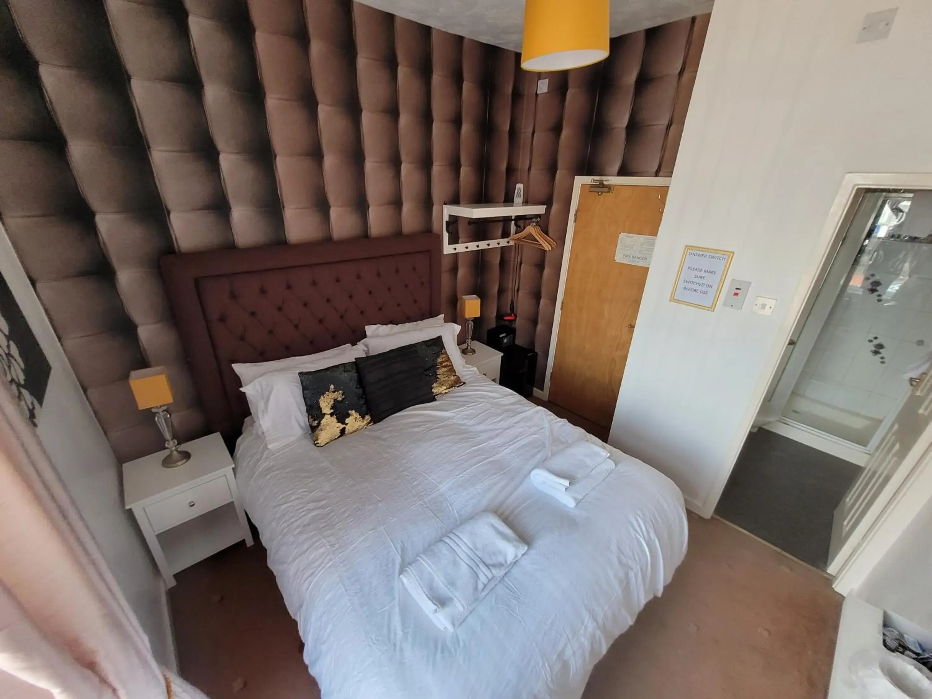 Double Room with Private Bathroom in Tamarind Cove & Barrons Hotel Double Room with Private Bathroom in Tamarind Cove & Barrons Hotel