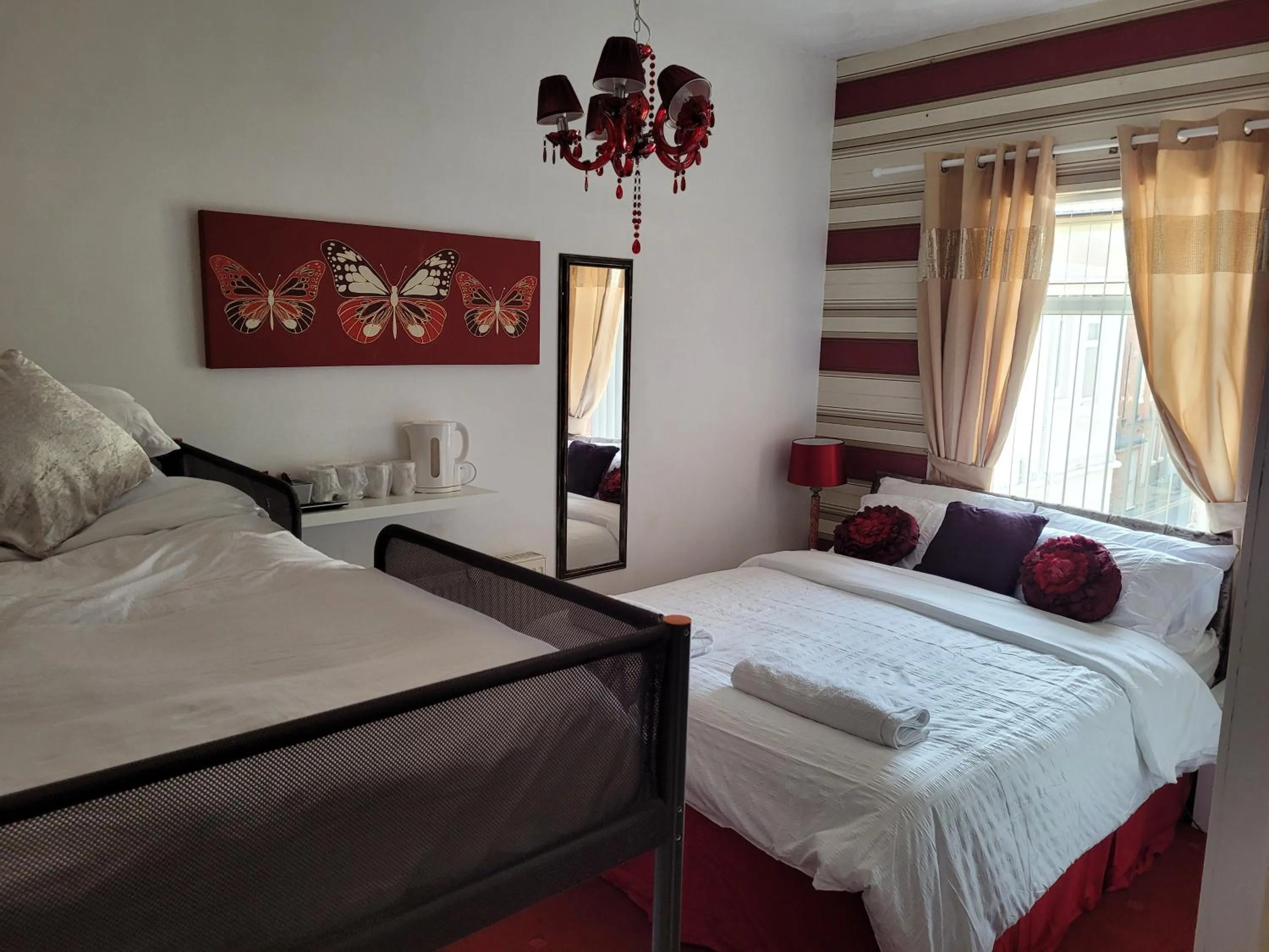 Bed in Tamarind Cove & Barrons Hotel