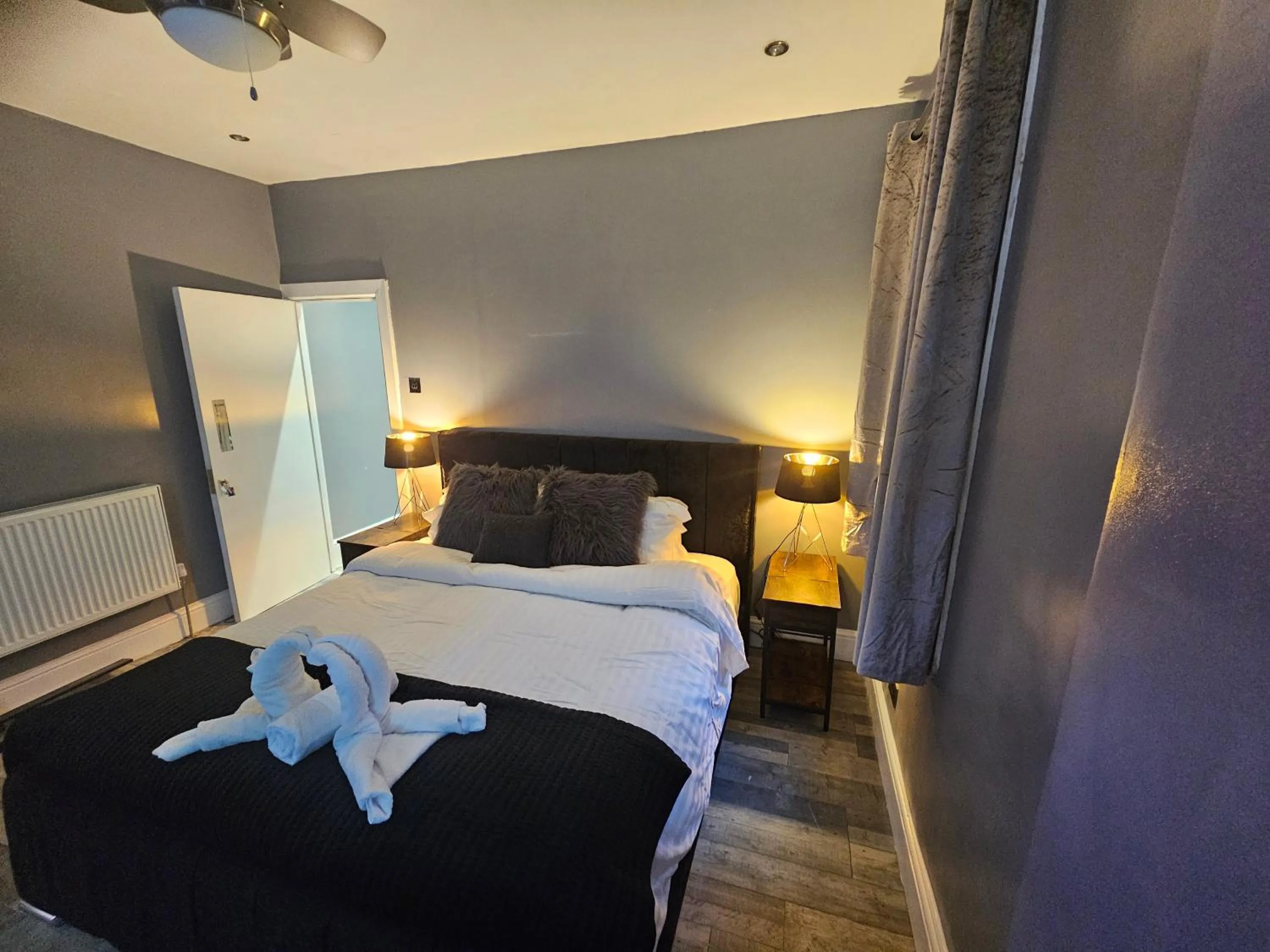 Bed in Tamarind Cove & Barrons Hotel