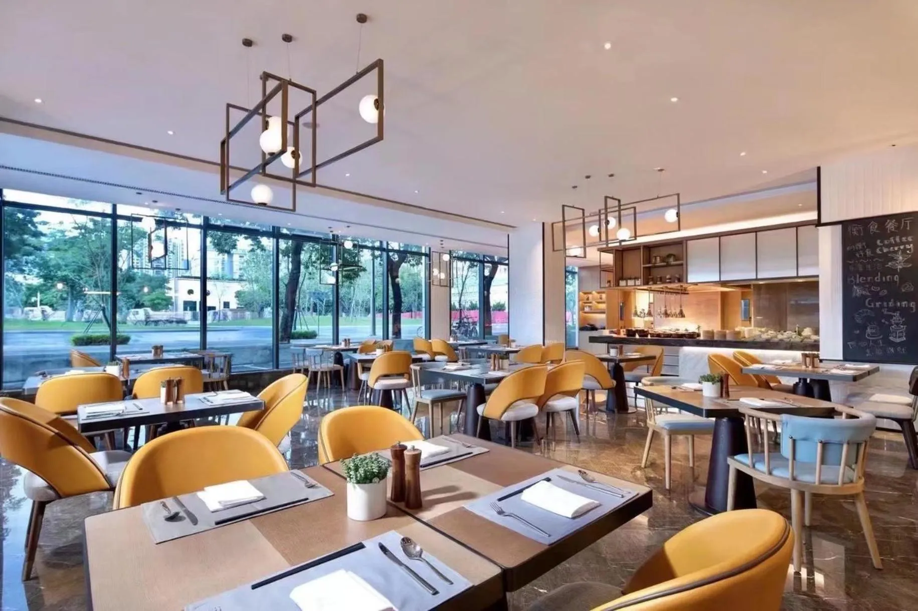 Restaurant/places to eat in EVEN Hotel Shenzhen Nanshan by IHG