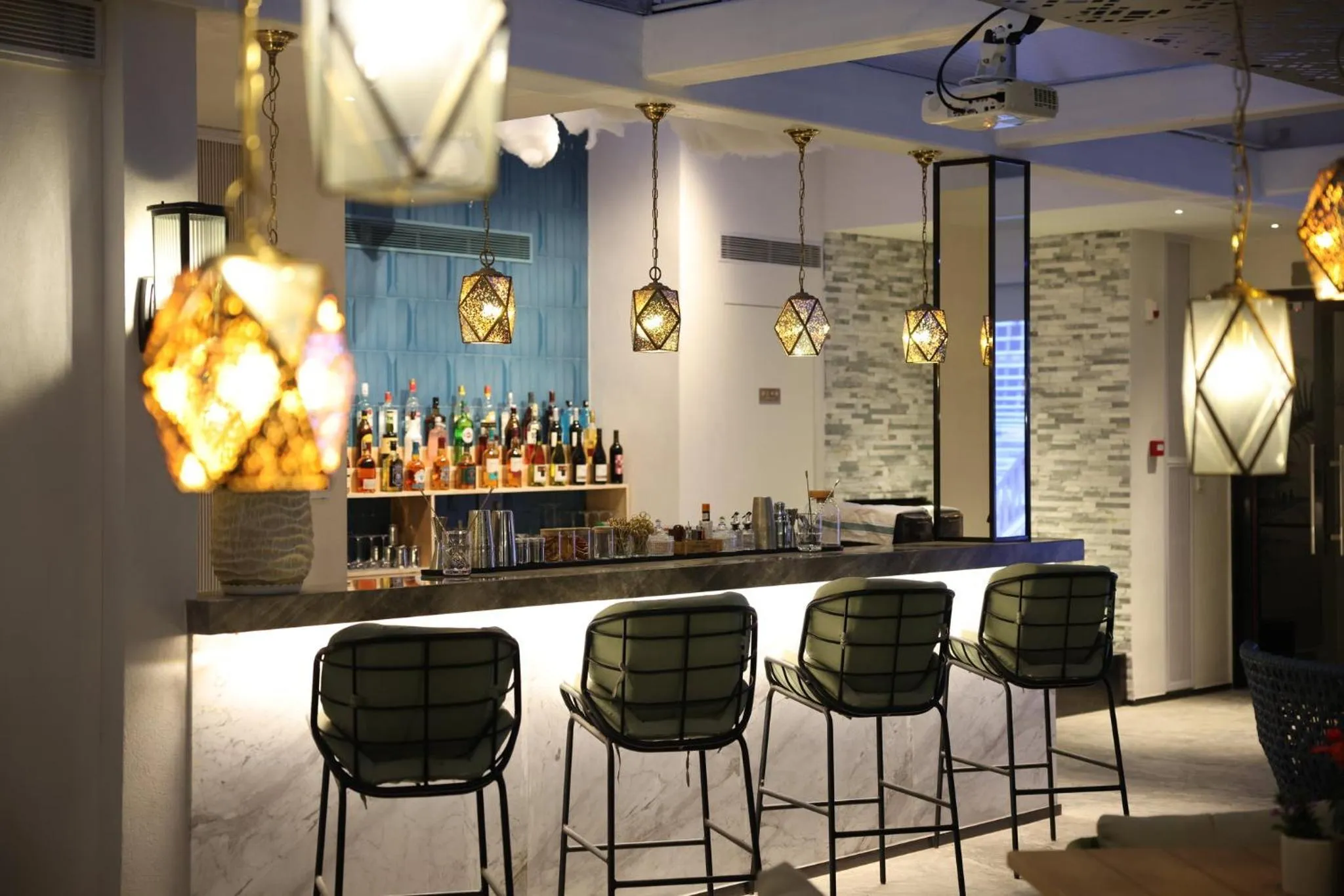 Lounge or bar in EVEN Hotel Shenzhen Nanshan by IHG