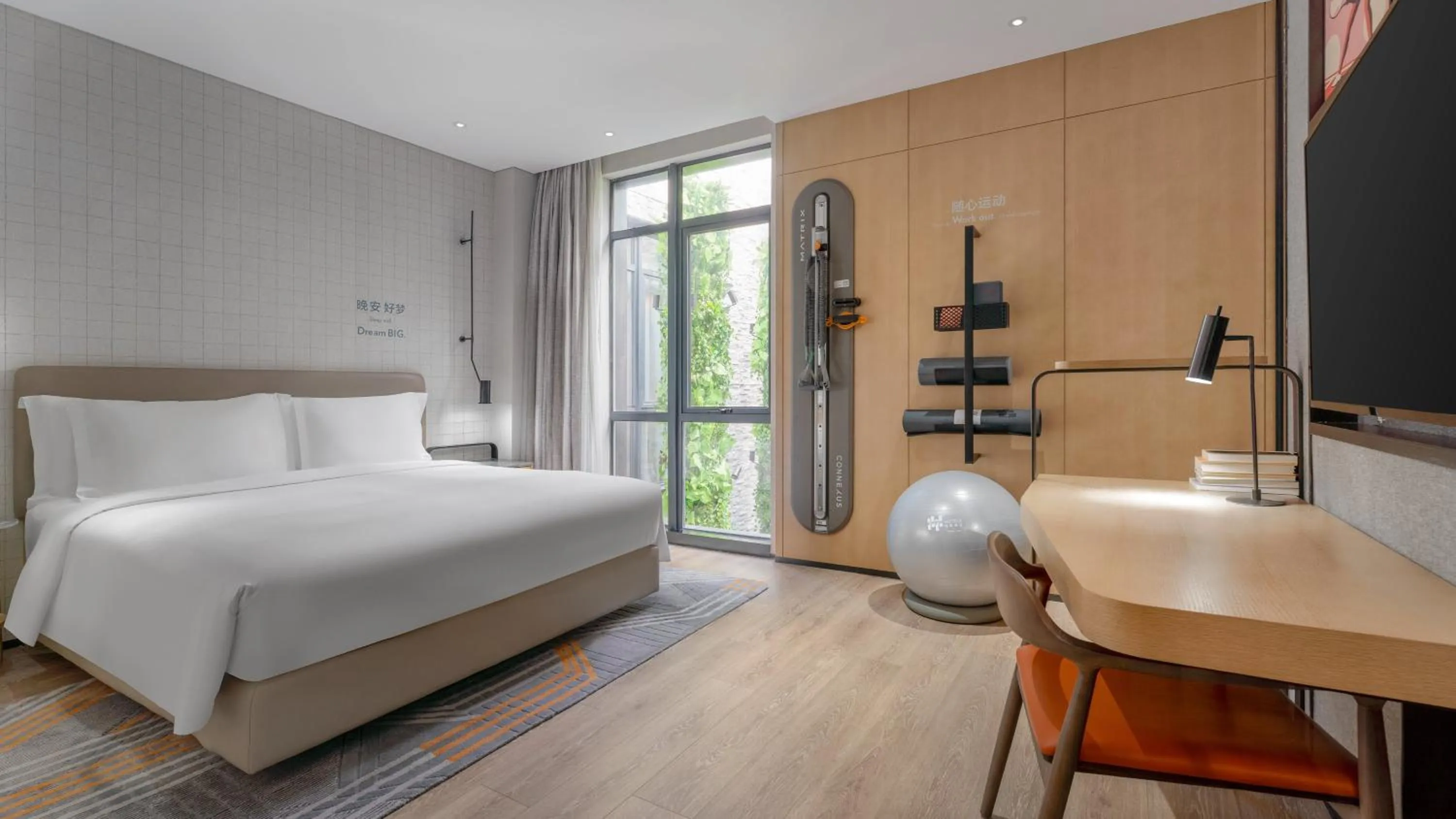 Photo of the whole room, Bed in EVEN Hotel Shenzhen Nanshan by IHG