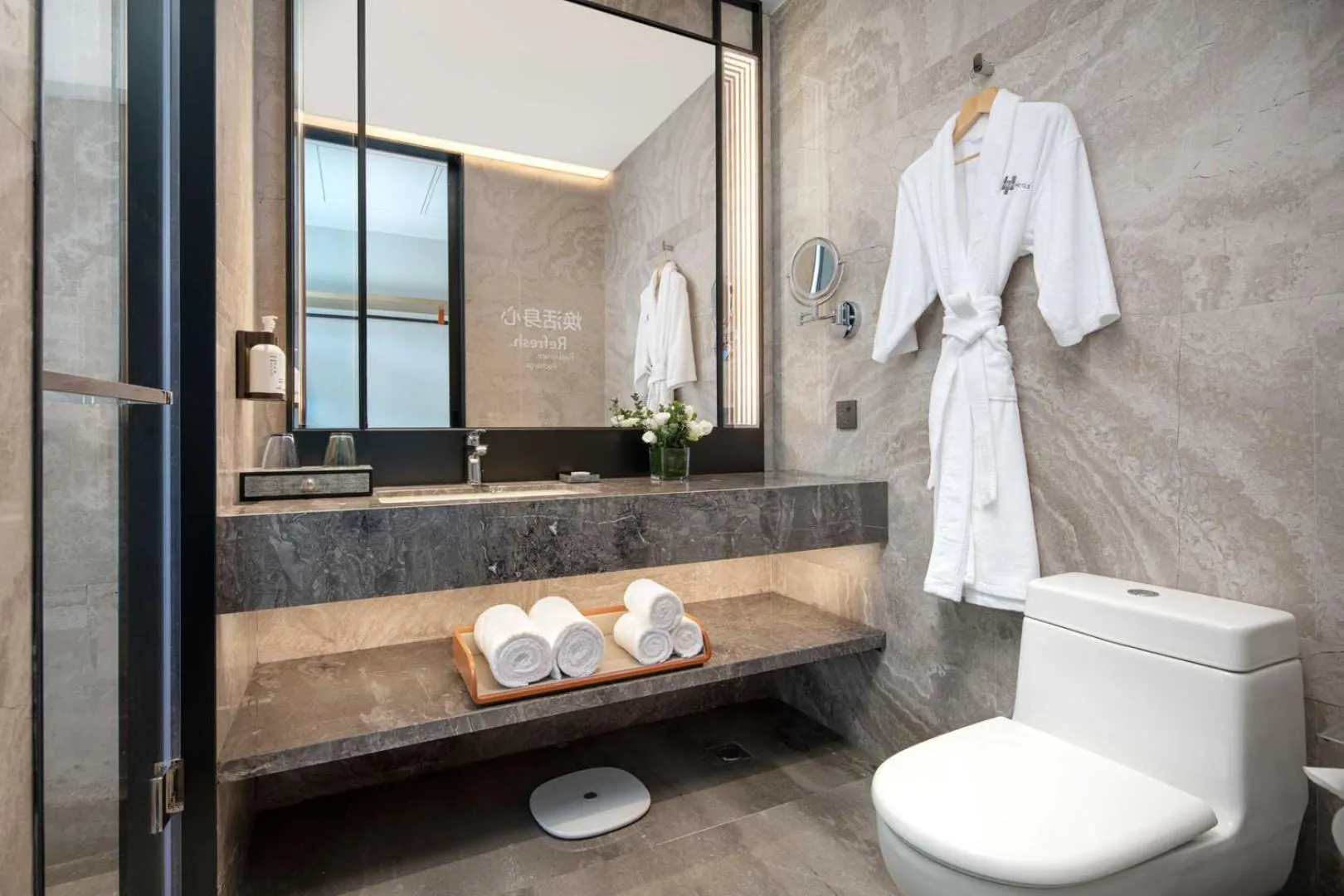 Shower in EVEN Hotel Shenzhen Nanshan by IHG