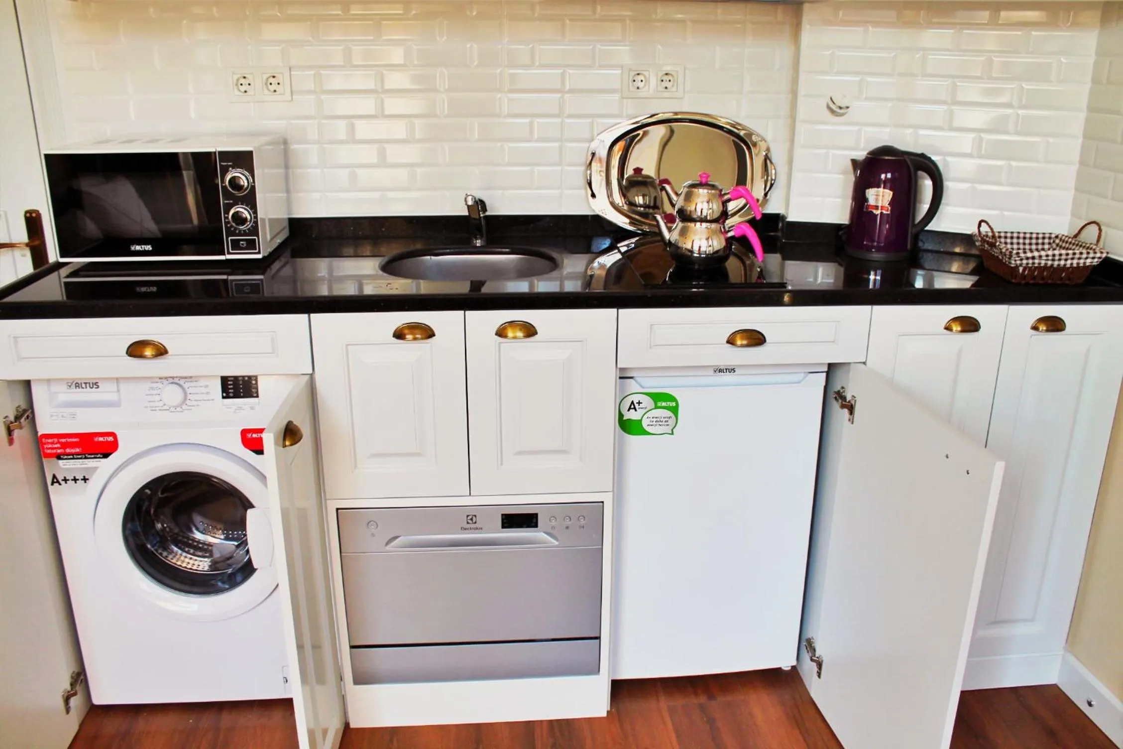 Coffee/tea facilities in IQ Hotel Galatasaray