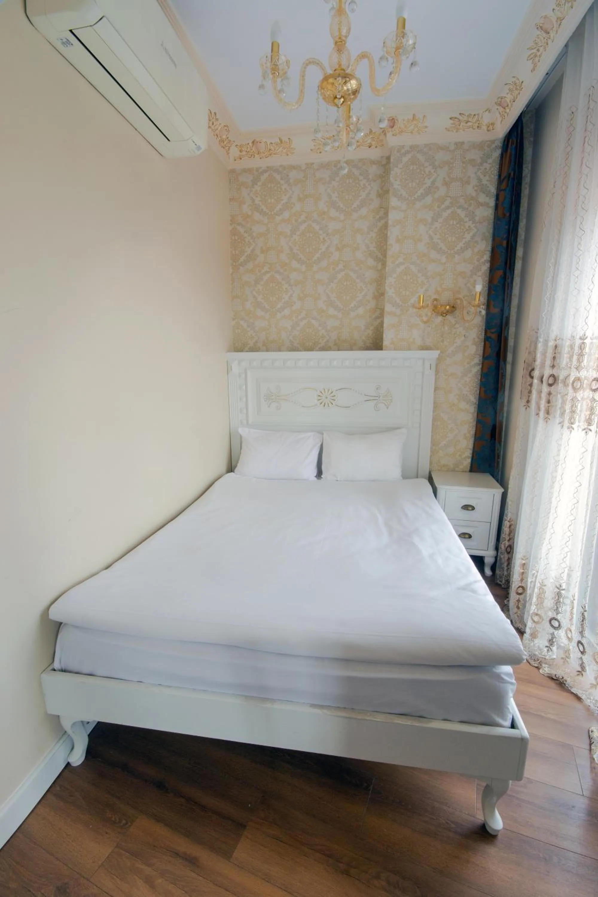 Bed in IQ Hotel Galatasaray