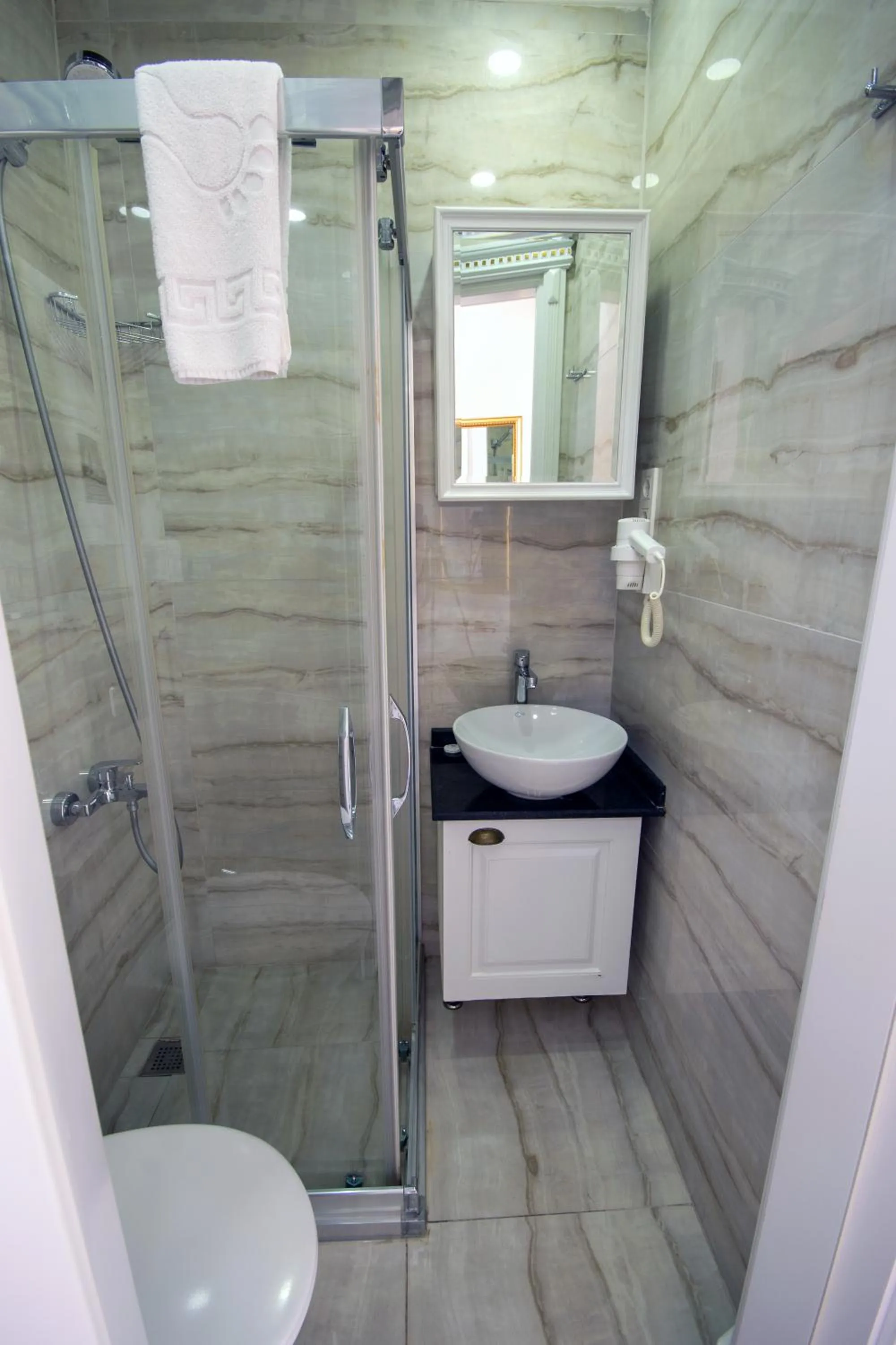 Shower in IQ Hotel Galatasaray