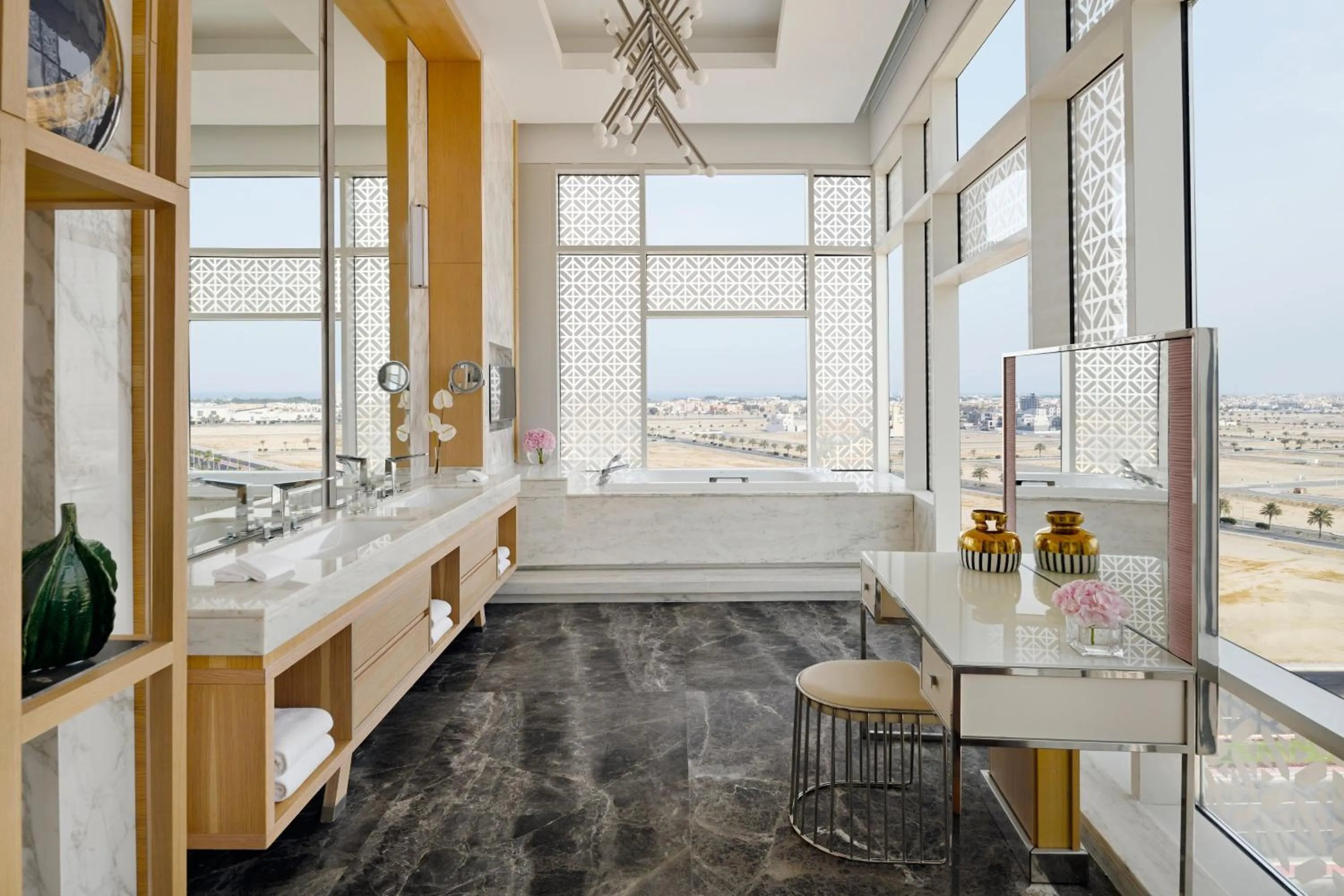 Bathroom, Bed in Crowne Plaza - Jeddah Al Salam by IHG