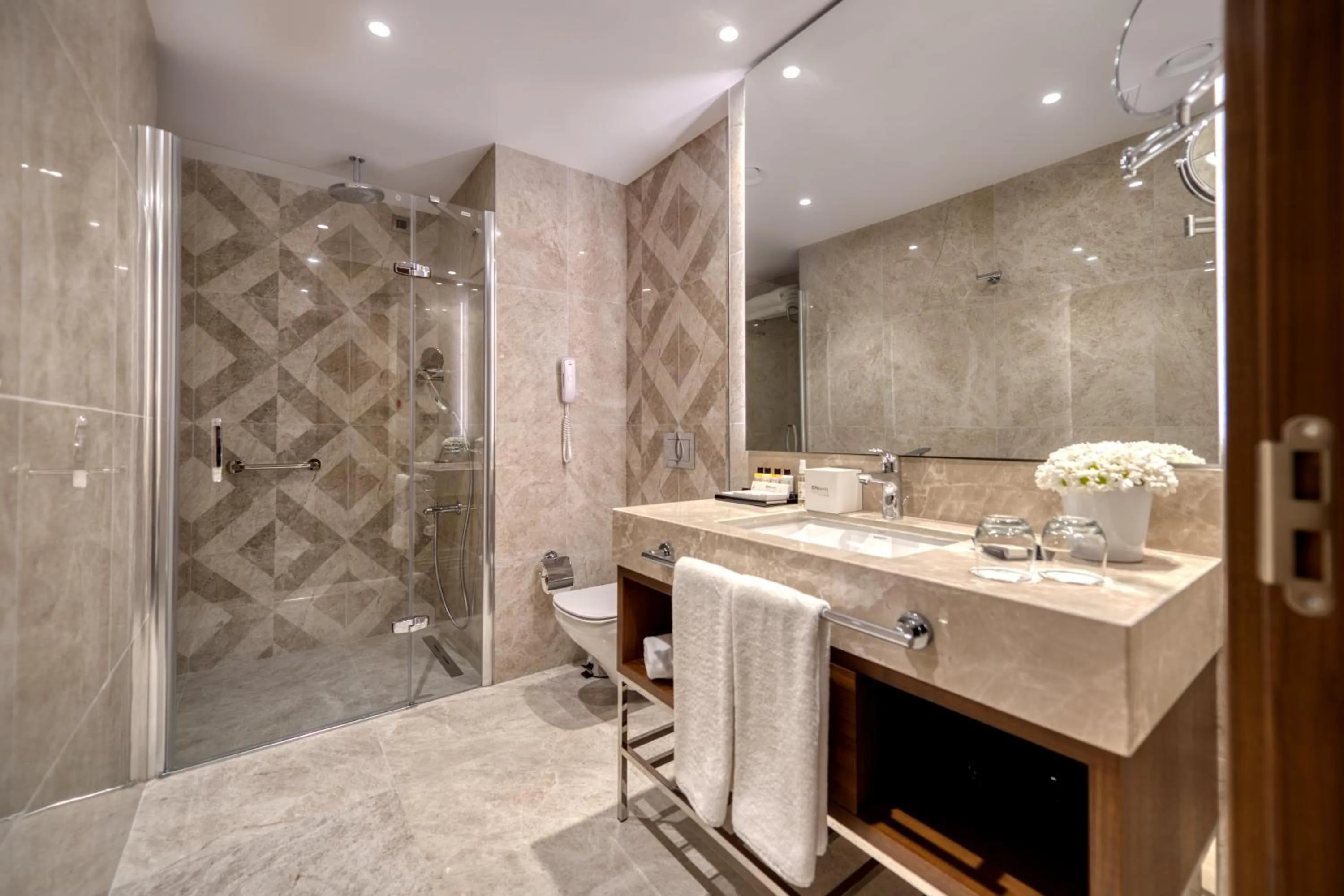 Bathroom in BN Hotel Thermal & Wellness