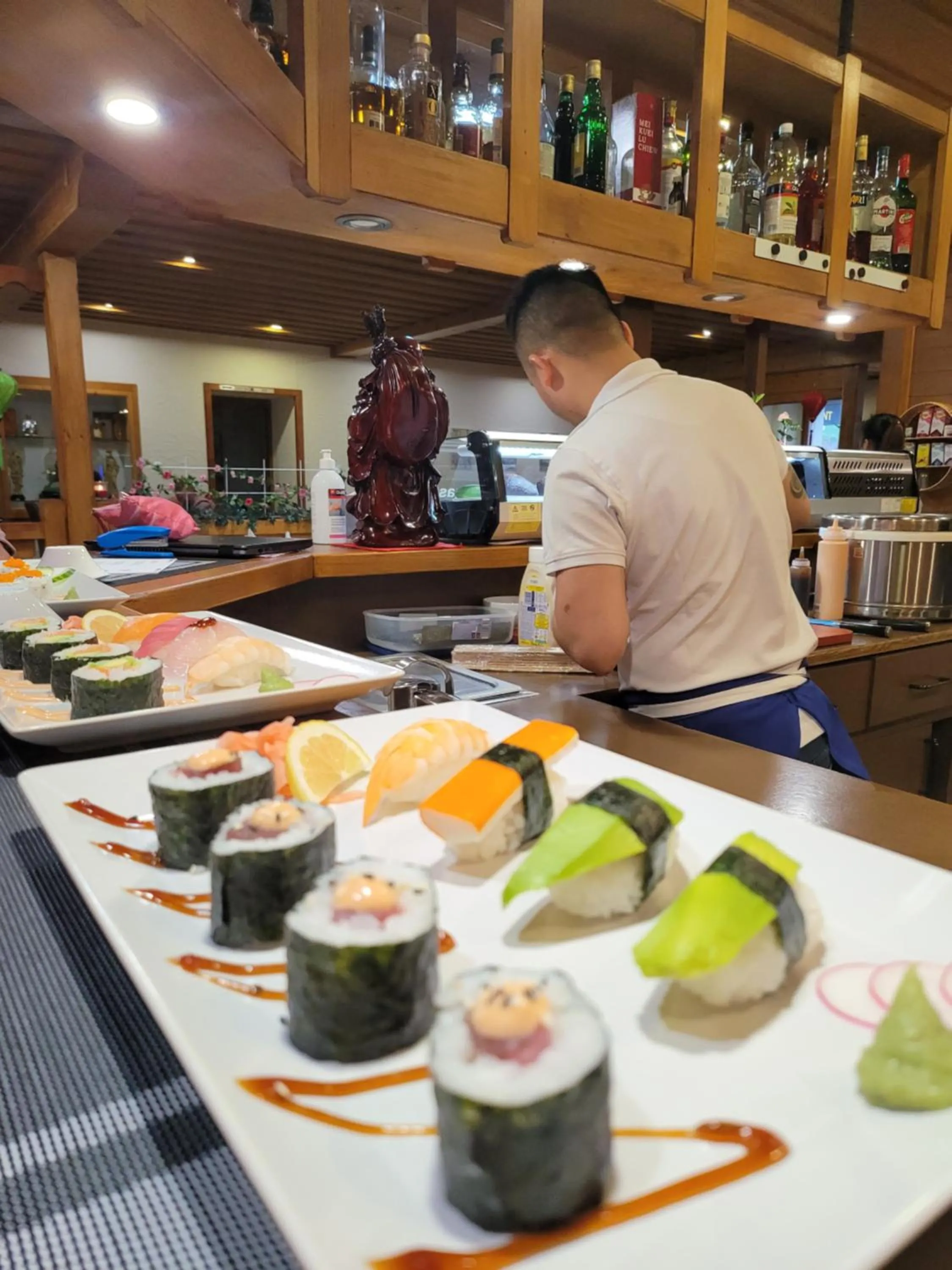 Restaurant/places to eat in Dinh Residence