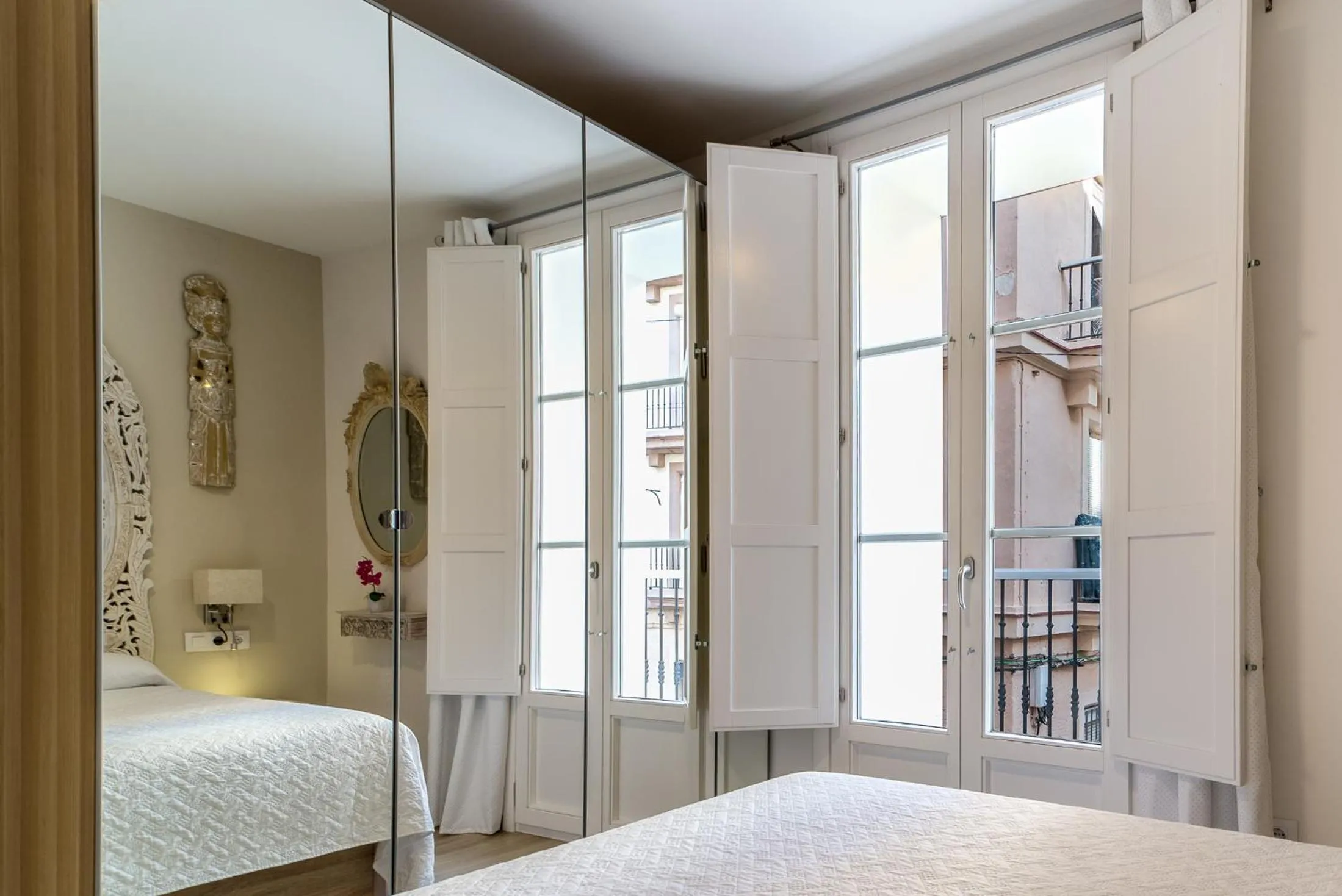 Decorative detail, Bed in Suite Capitán 2
