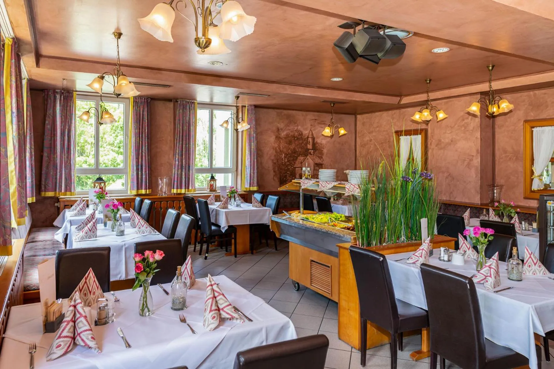 Restaurant/places to eat in Landhotel Zum Niestetal