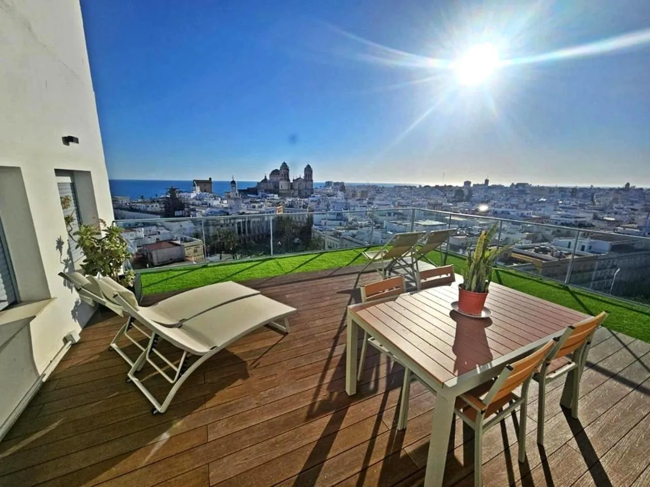 Skyline - Penthouse with 50m2 private terrace and stunning views