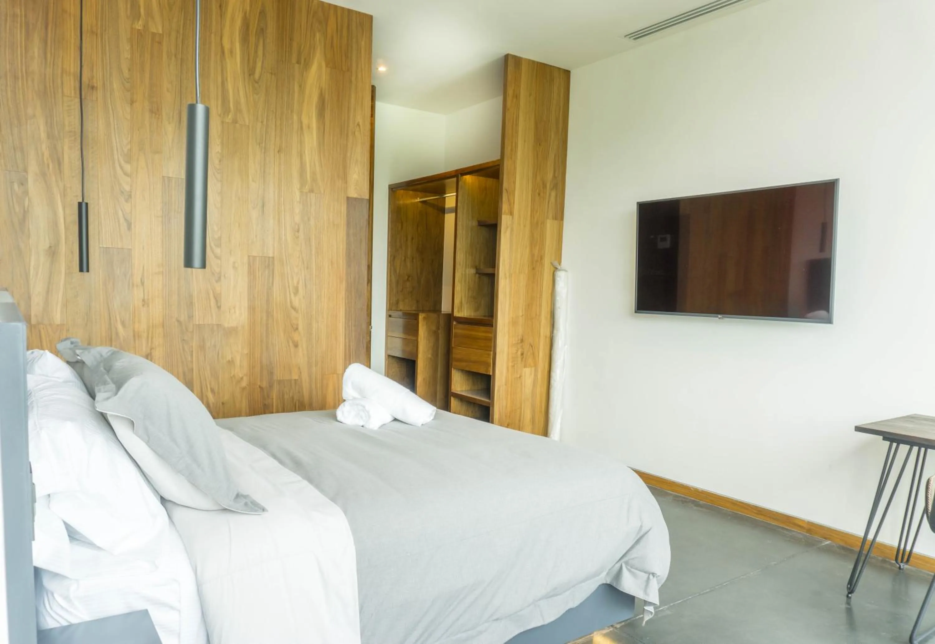 Bedroom, Bed in Suites BQ