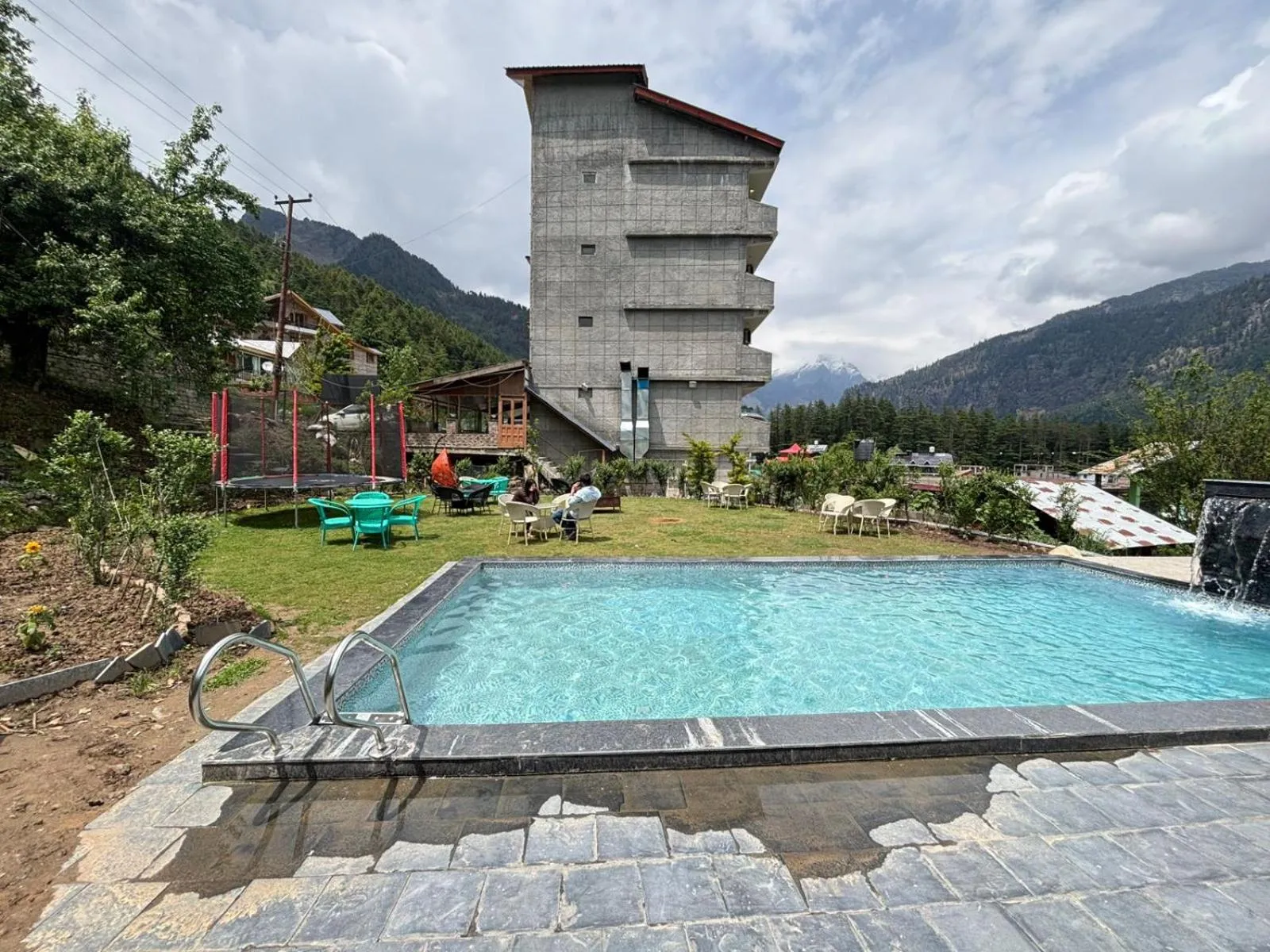 Swimming pool in Hotel Smugglers Mountain View - central heated & air Cooled