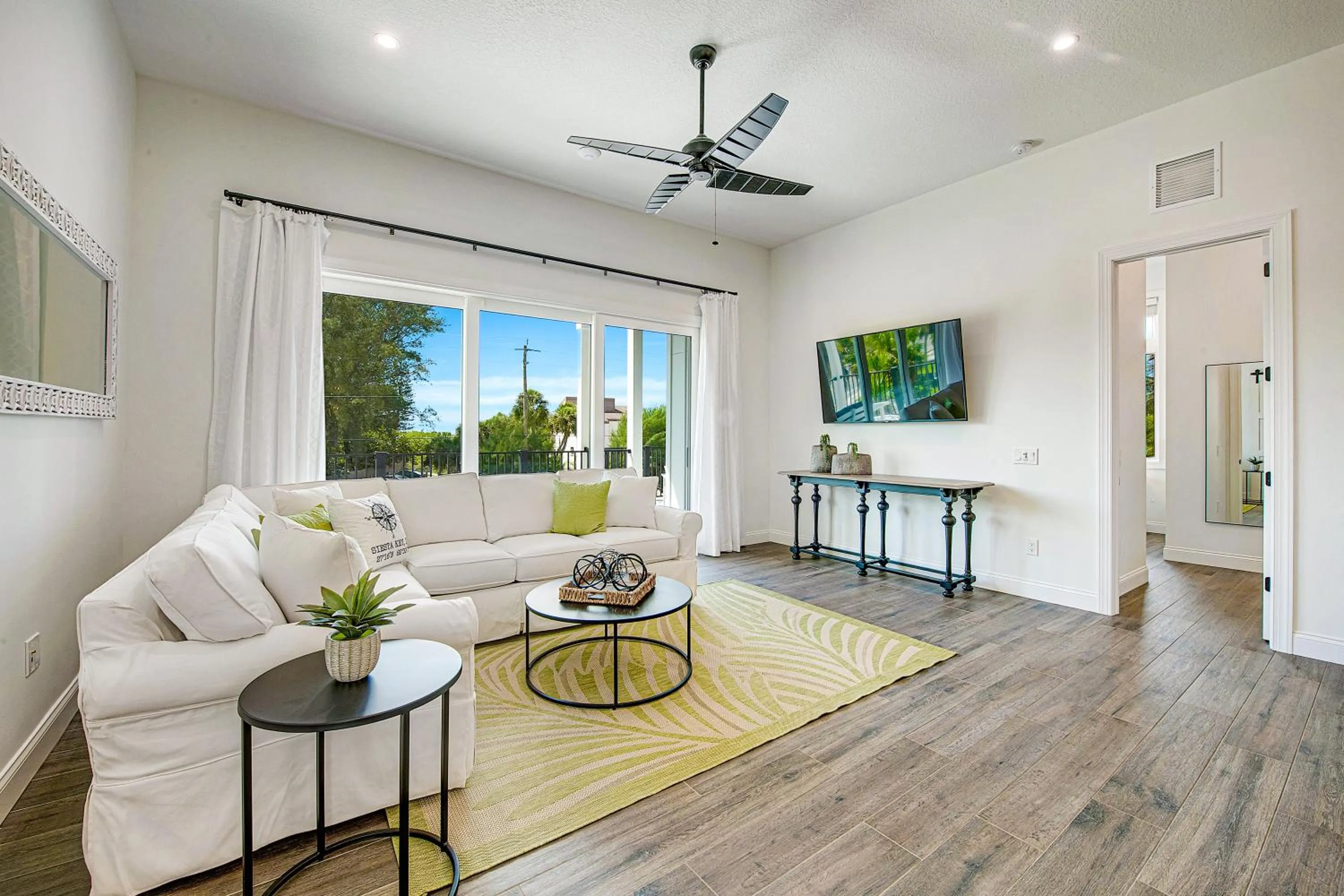 TV and multimedia in The Plaza