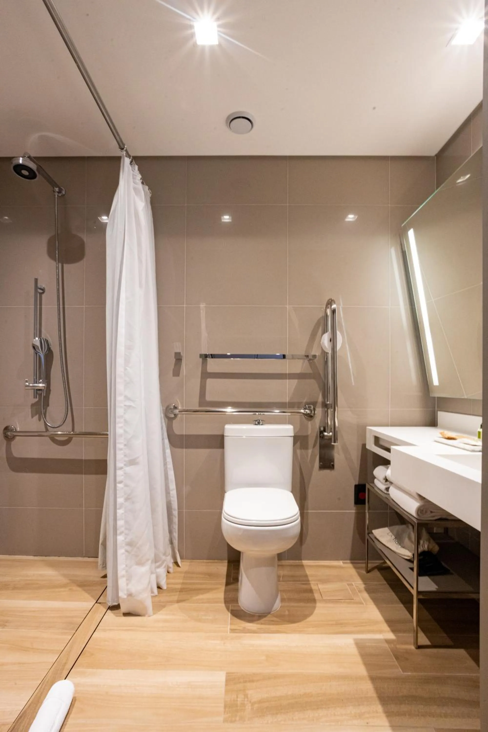 acessibility in LK Design Hotel Florianópolis