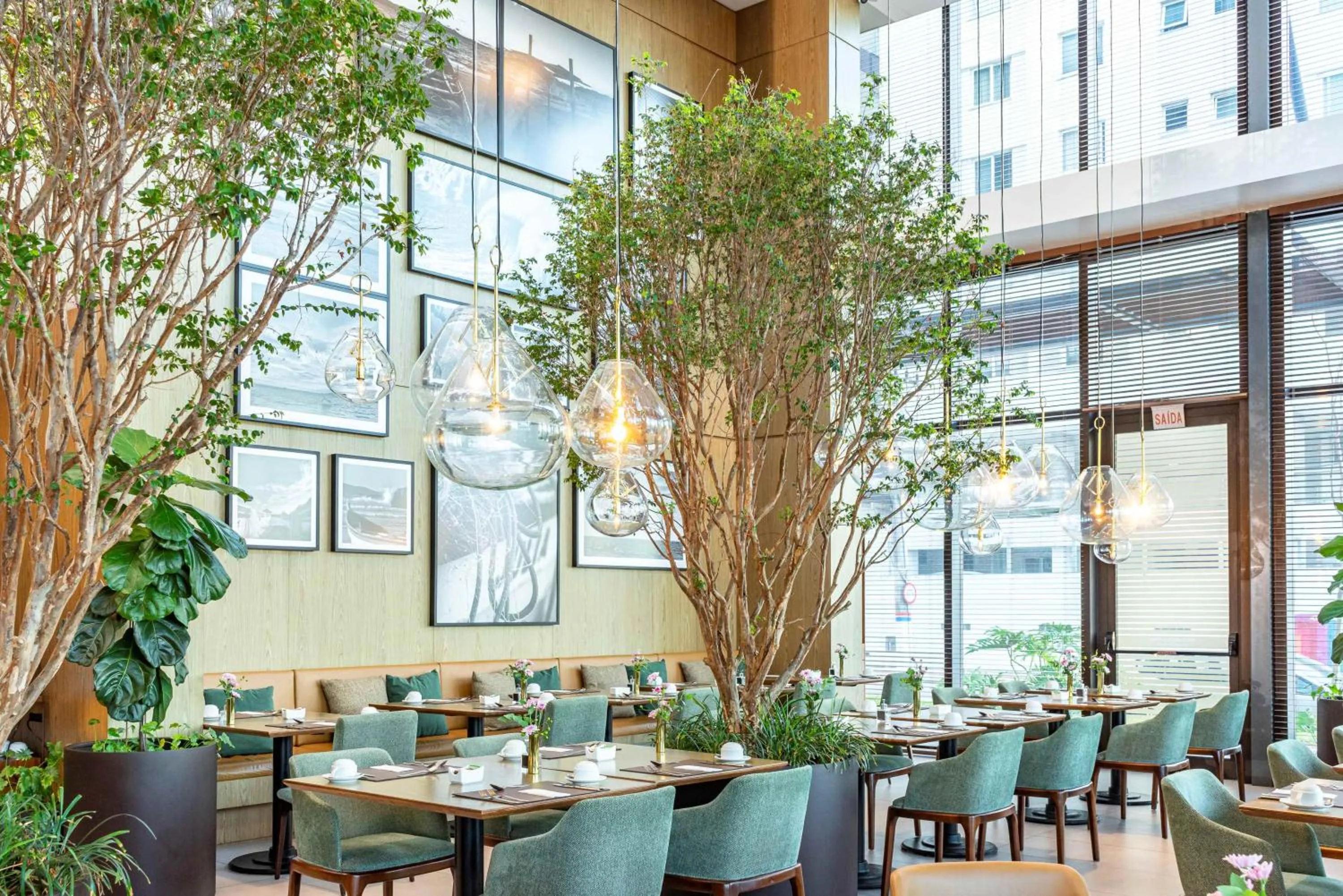 Restaurant/places to eat in LK Design Hotel Florianópolis