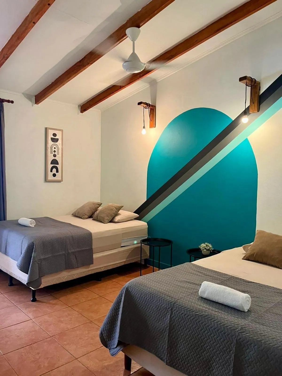 Photo of the whole room, Bed in Point Break Santa Teresa